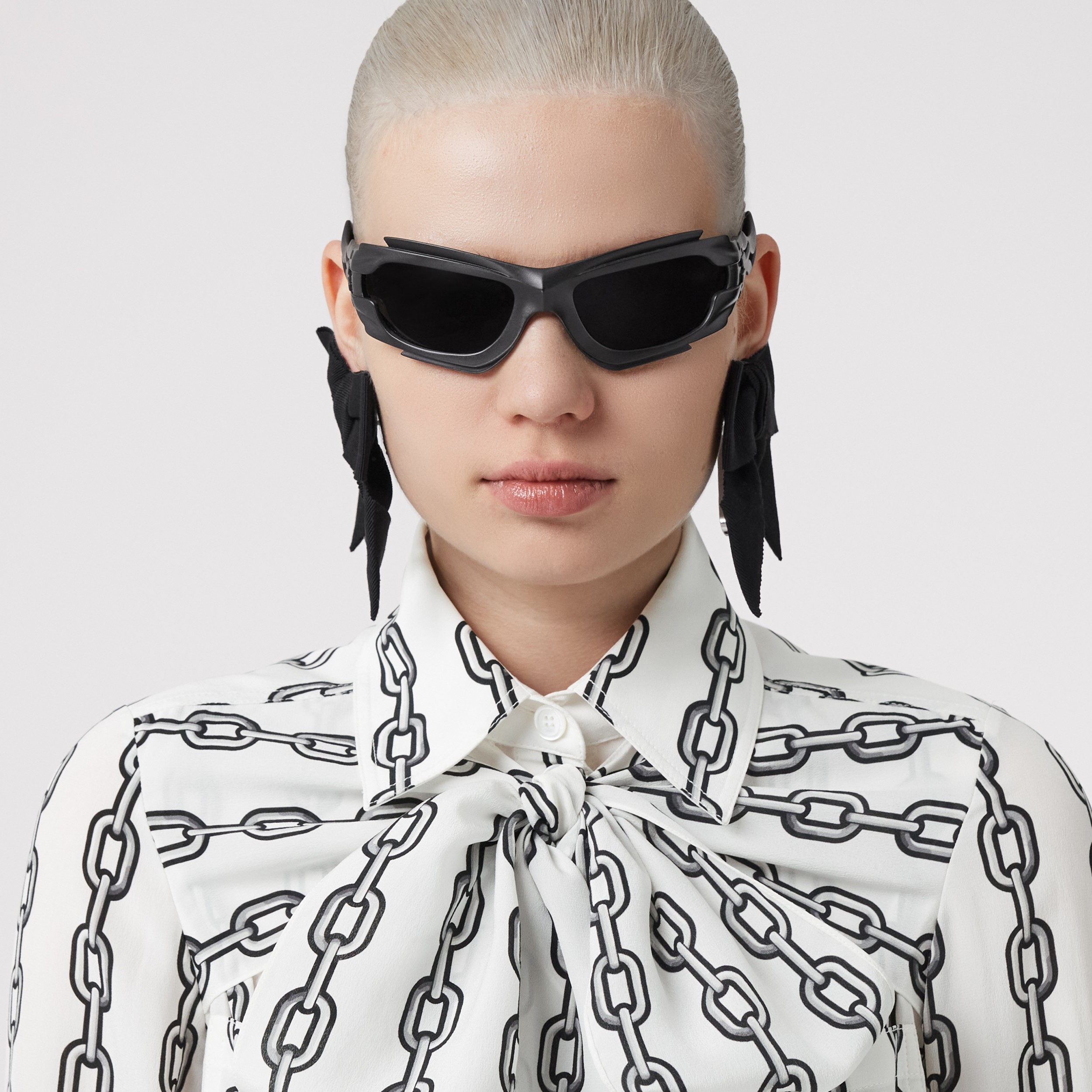 Chain Print Silk Crepe de Chine Pussy-bow Blouse in White - Women | Burberry® Official - 2