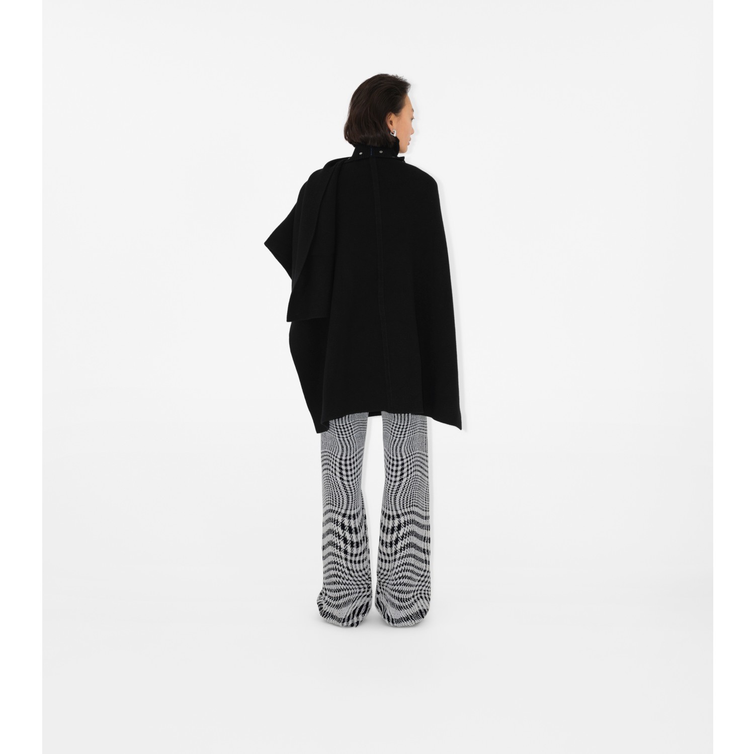 Burberry store poncho black