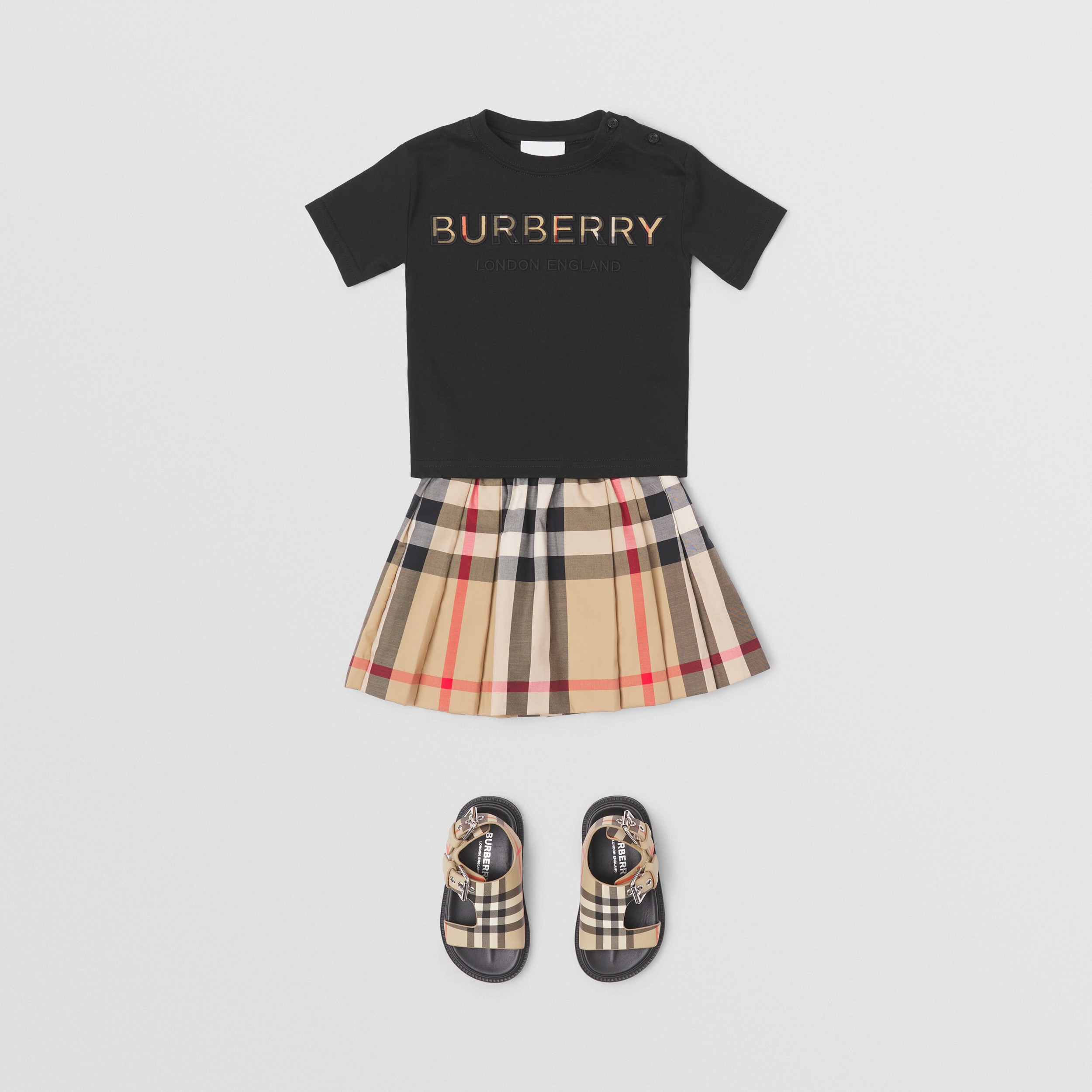 エンブロイダリーロゴ コットンTシャツ (ブラック) - チルドレンズ | Burberry®公式サイト