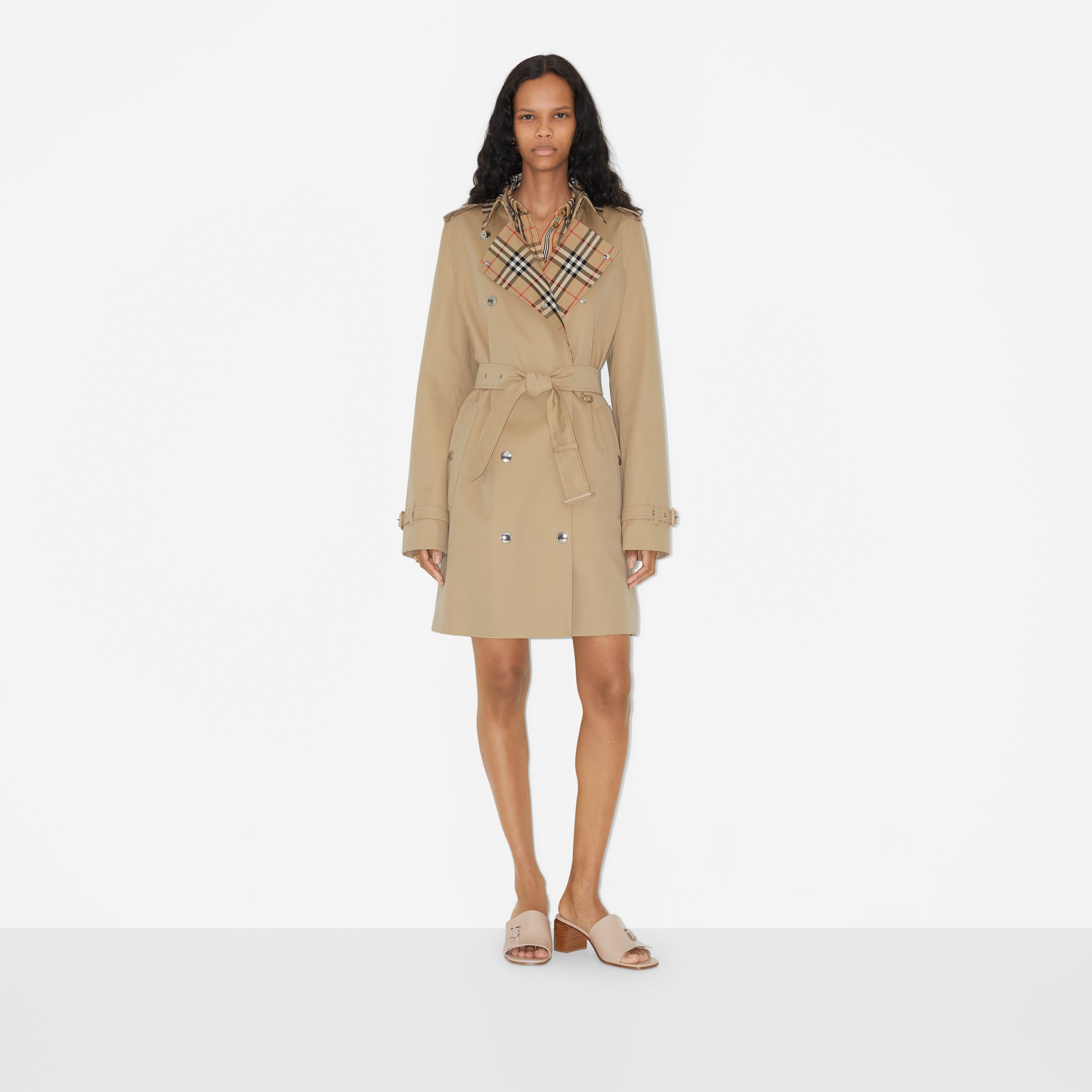 Trench coat en algodón de gabardina con detalle Check (Miel) - Mujer | Burberry® oficial - 2