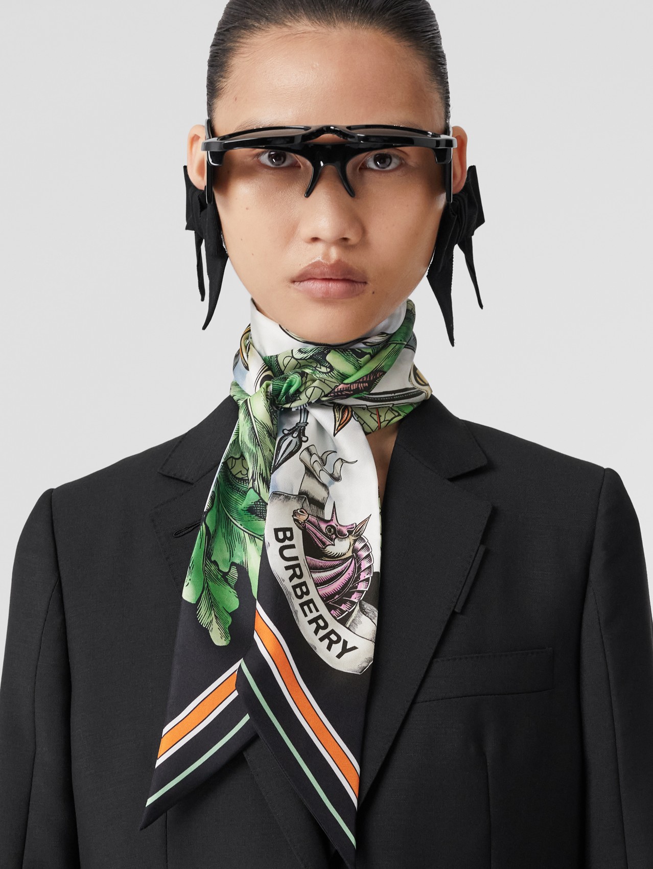 ウィメンズ シルクスカーフ | Burberry® 公式サイト ウィメンズ シルクスカーフ | Burberry® 公式サイト