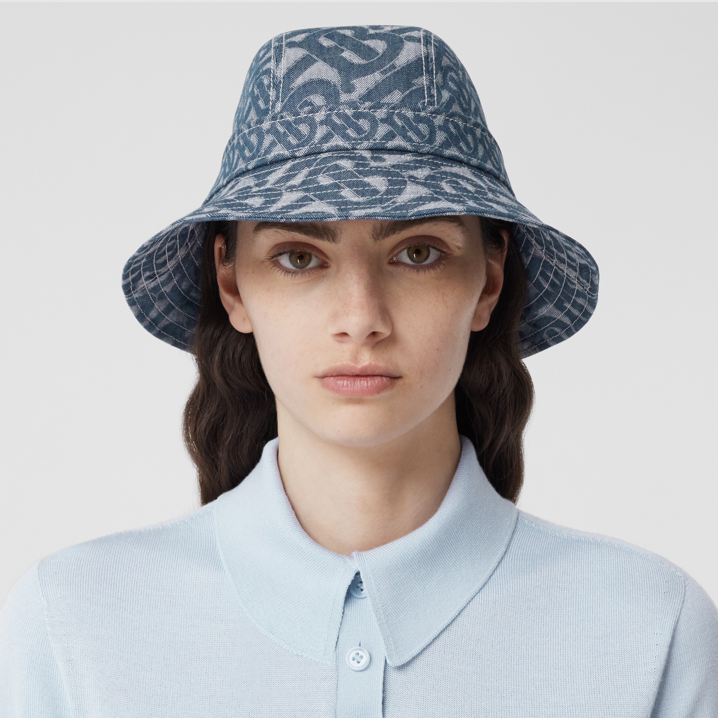 モノグラムモチーフ デニム バケットハット デニムブルー Burberry 公式サイト