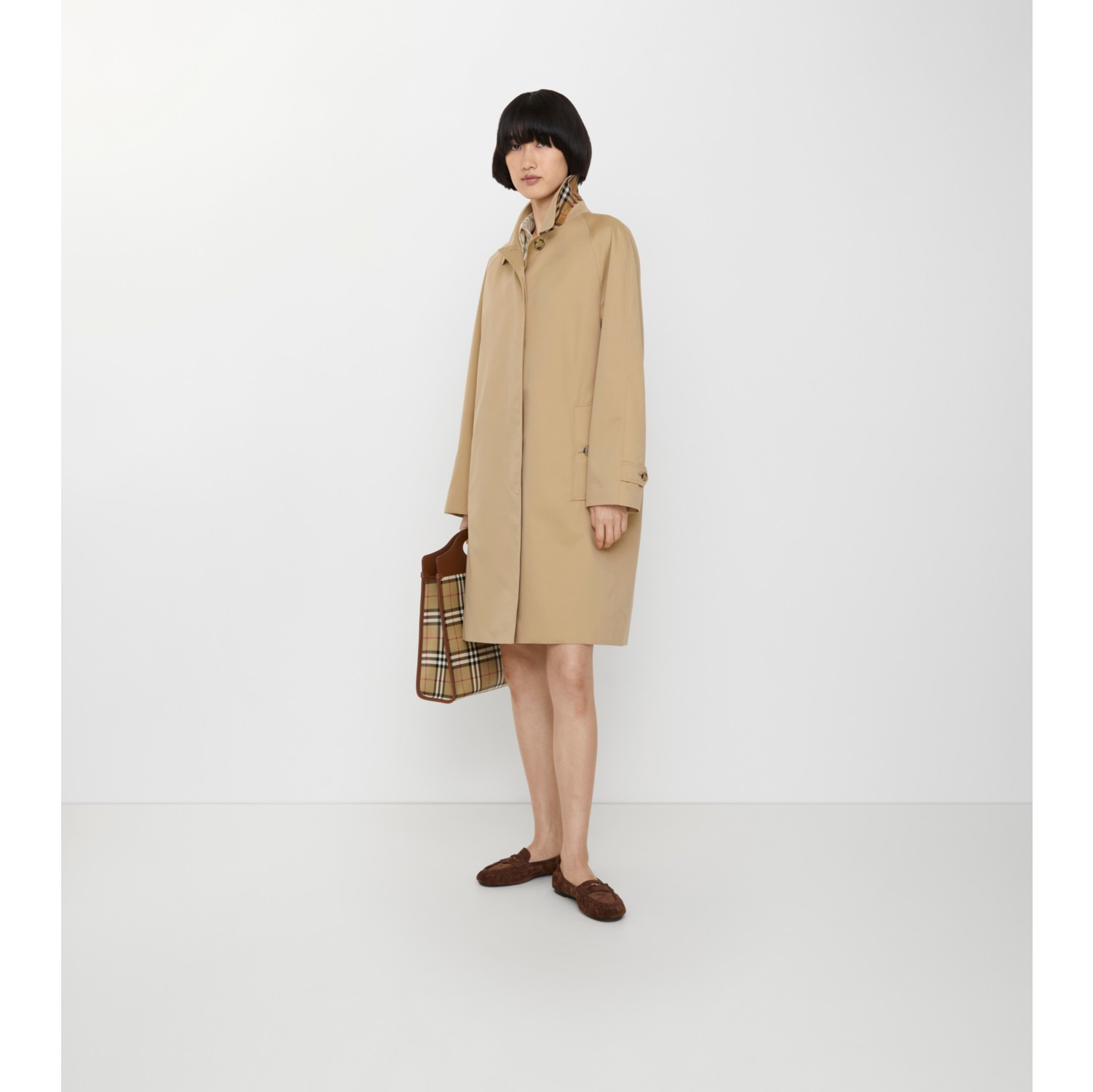 Mid-length Camden Heritage Car Coat in Honey beige - Women, Cotton Gabardine | Burberry® Official