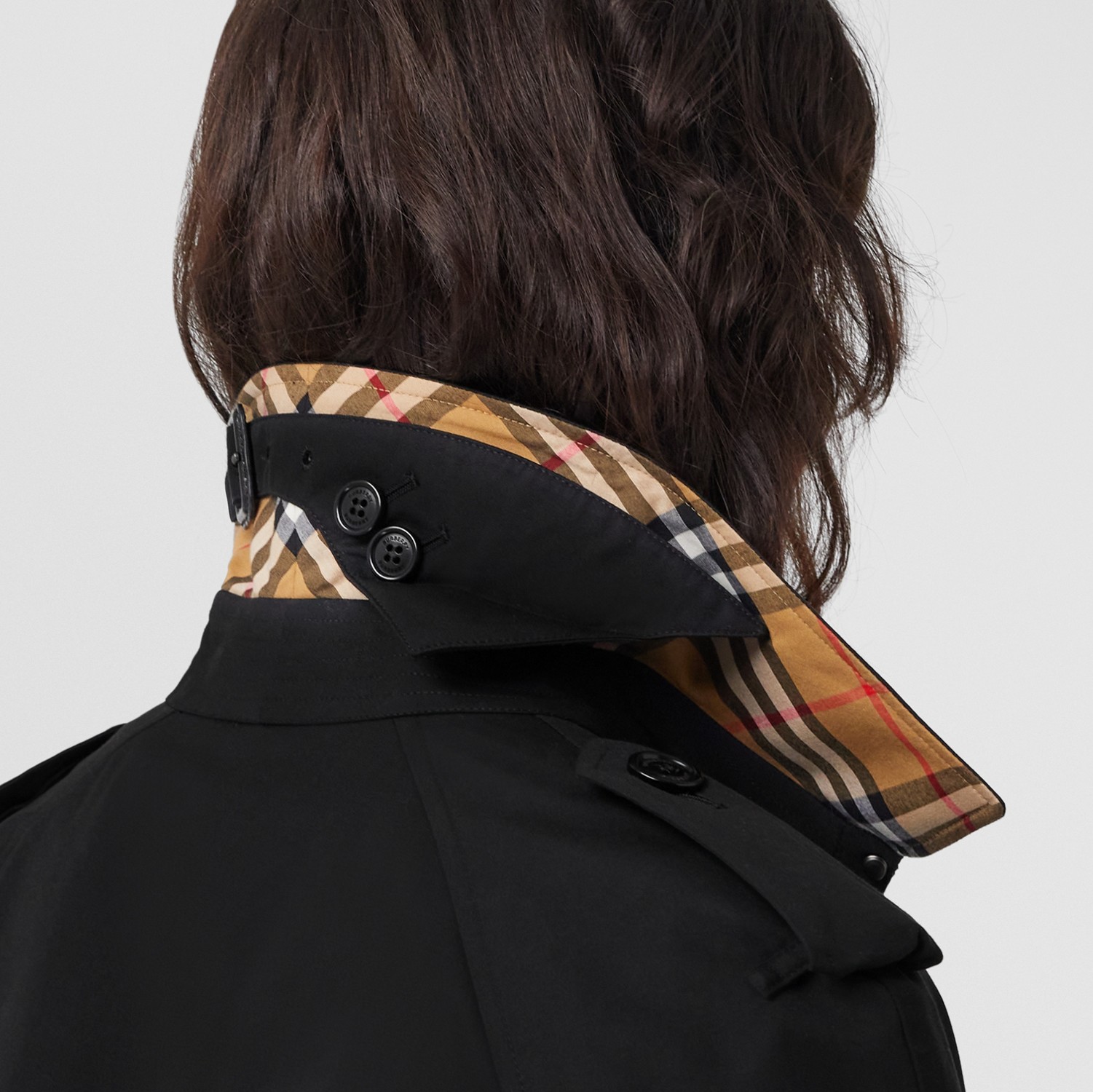 滑铁卢版型 – 长款 Heritage Trench 风衣 (黑色) - 女士 | Burberry® 博柏利官网