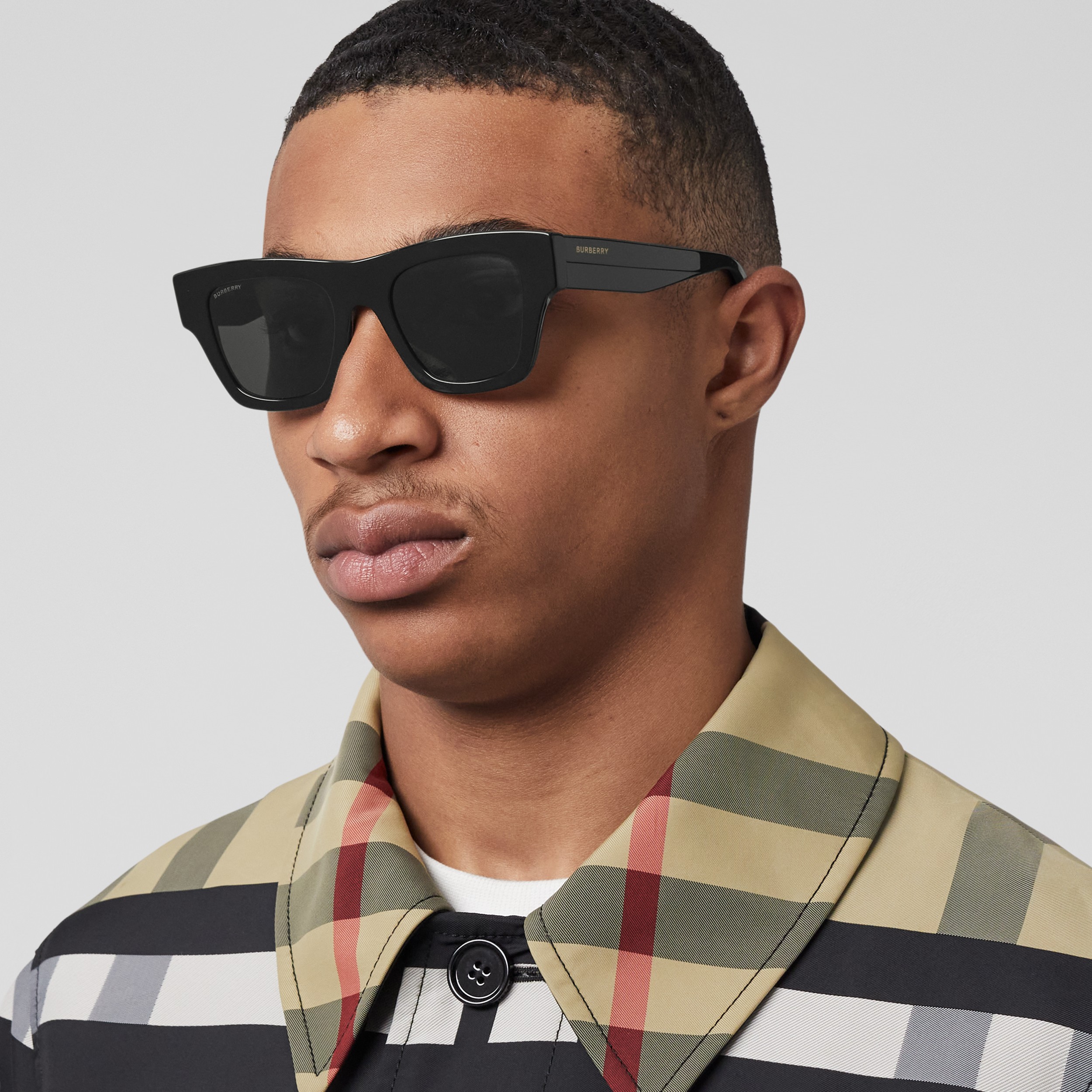 Óculos de sol com armação quadrada (Preto) - Homens | Burberry® oficial - 3