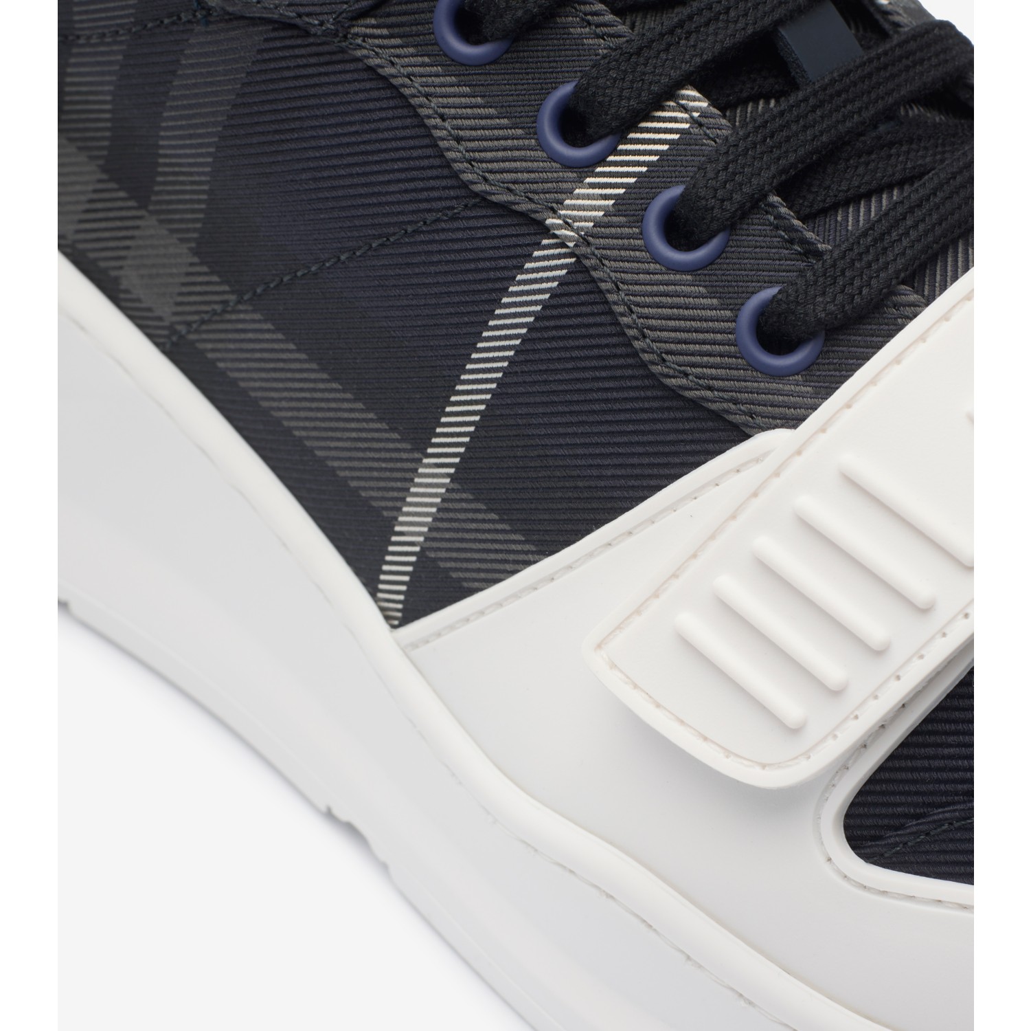 Check Sneakers