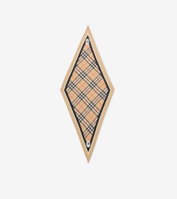 FDE5D6C6-92AD-4828-835C-