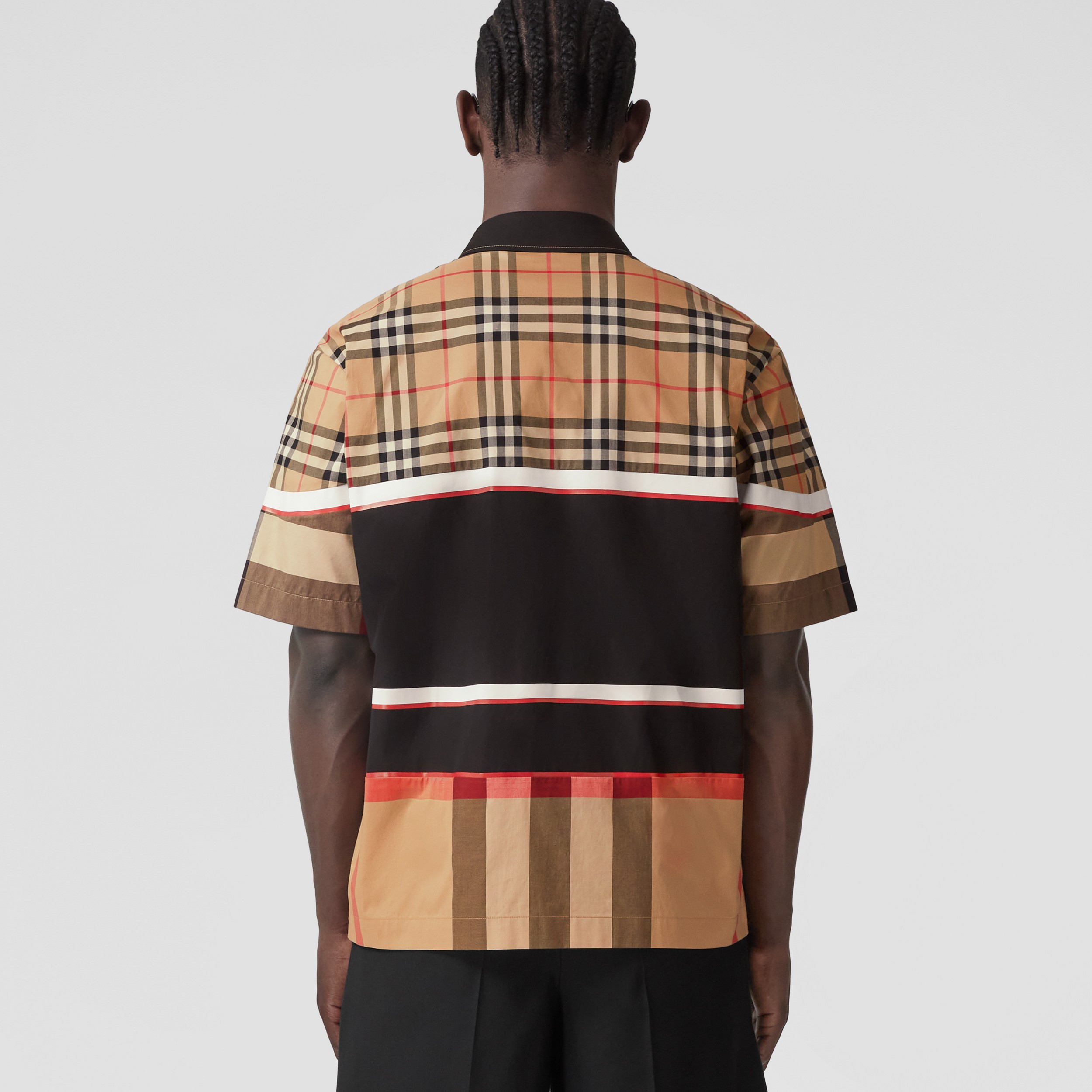Camisa de mangas curtas de algodão com patchwork em xadrez (Bege Clássico) - Homens | Burberry® oficial - 3