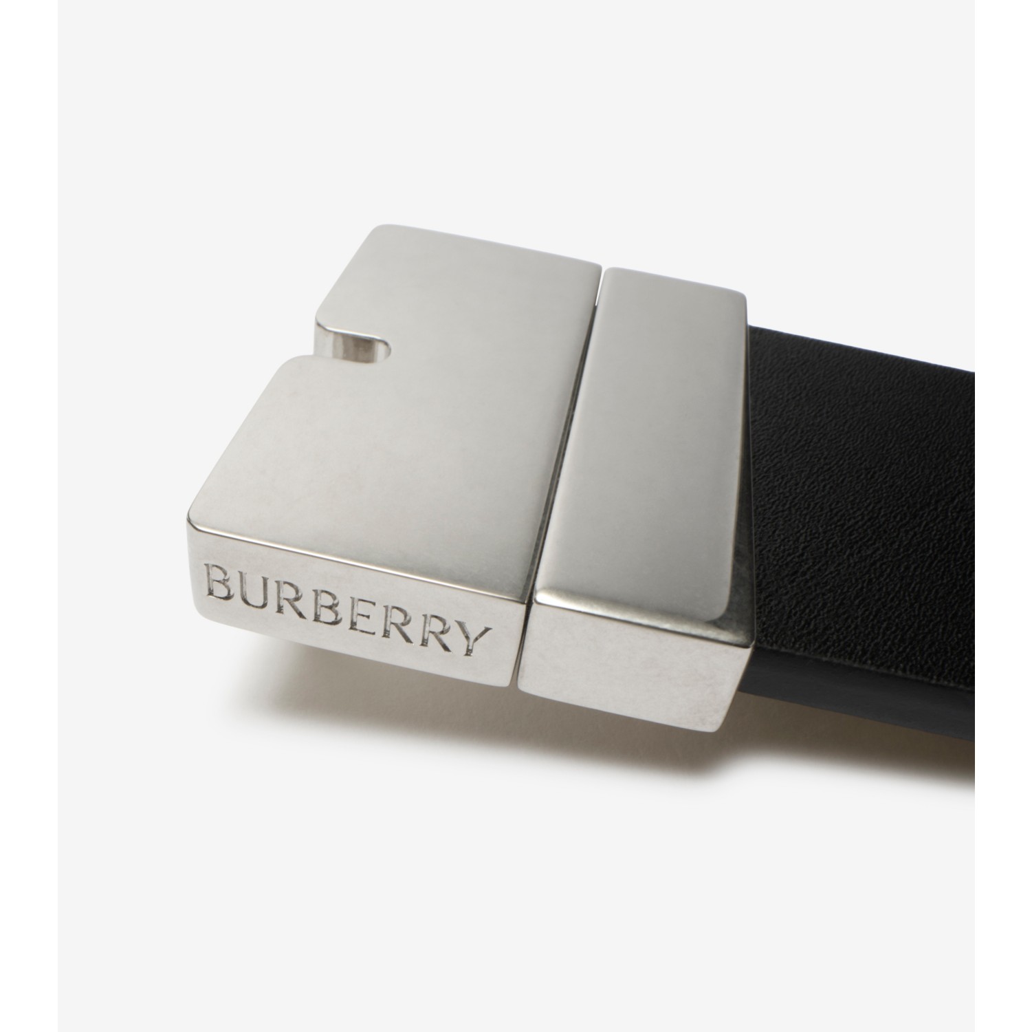 Burberry store belt silver