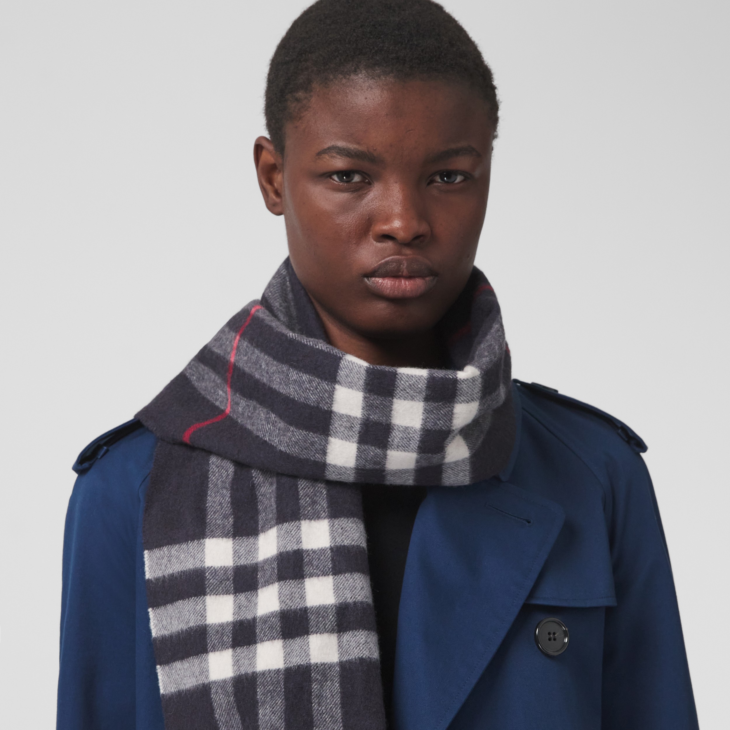 Burberry Cashmere Classic Check Scarf in Blue Womens Accessories Scarves and mufflers 