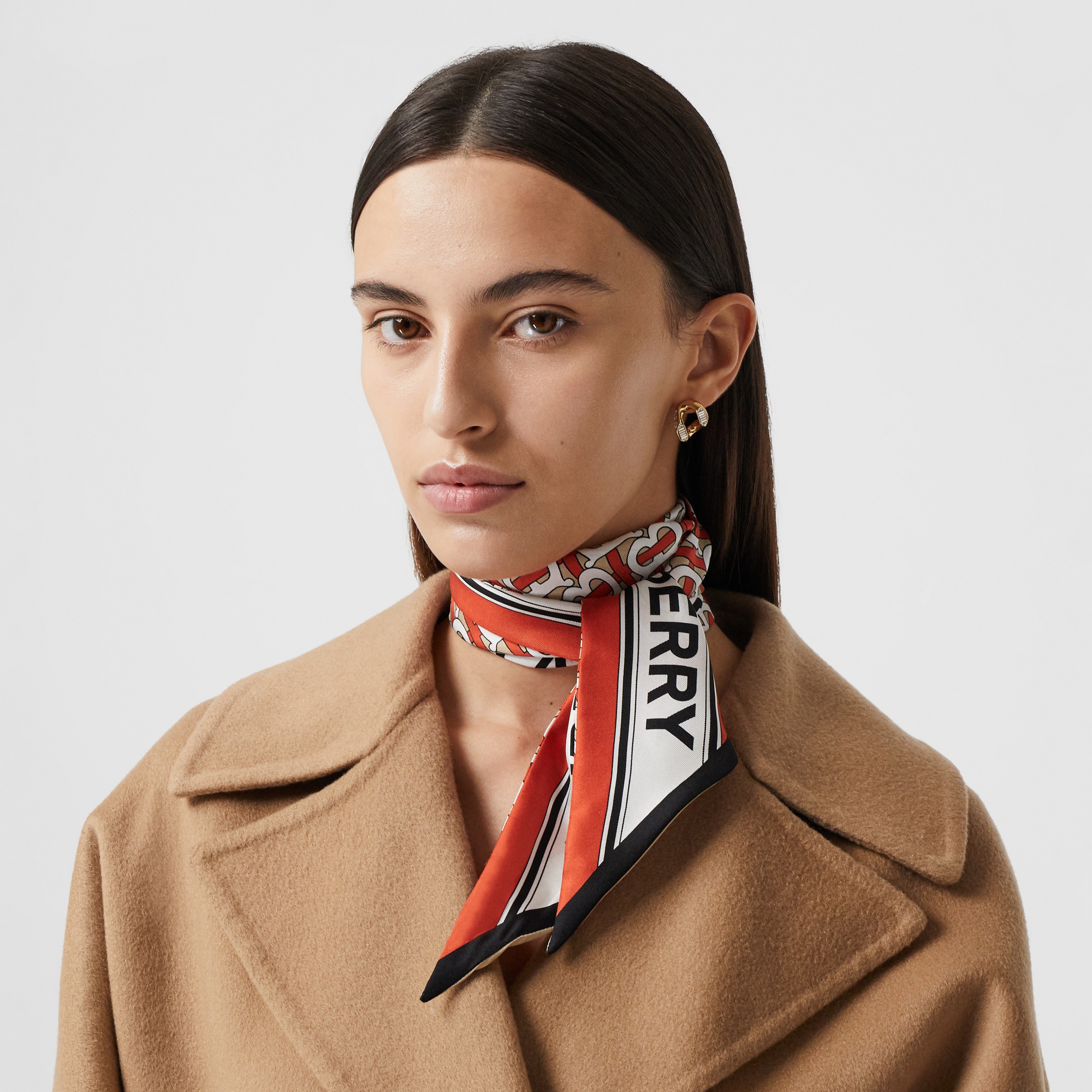 Skinny scarf de seda com estampa de logotipo e monograma (Vermilion) | Burberry® oficial - 3