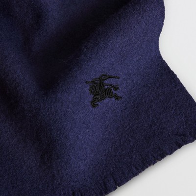 巴宝莉围巾刺绣logo图片