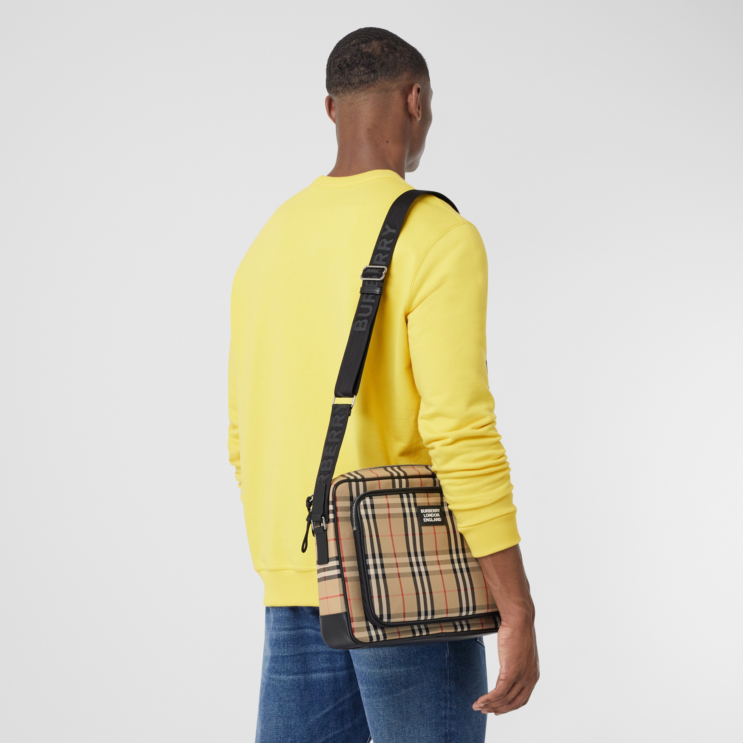 burberry men's messenger bag