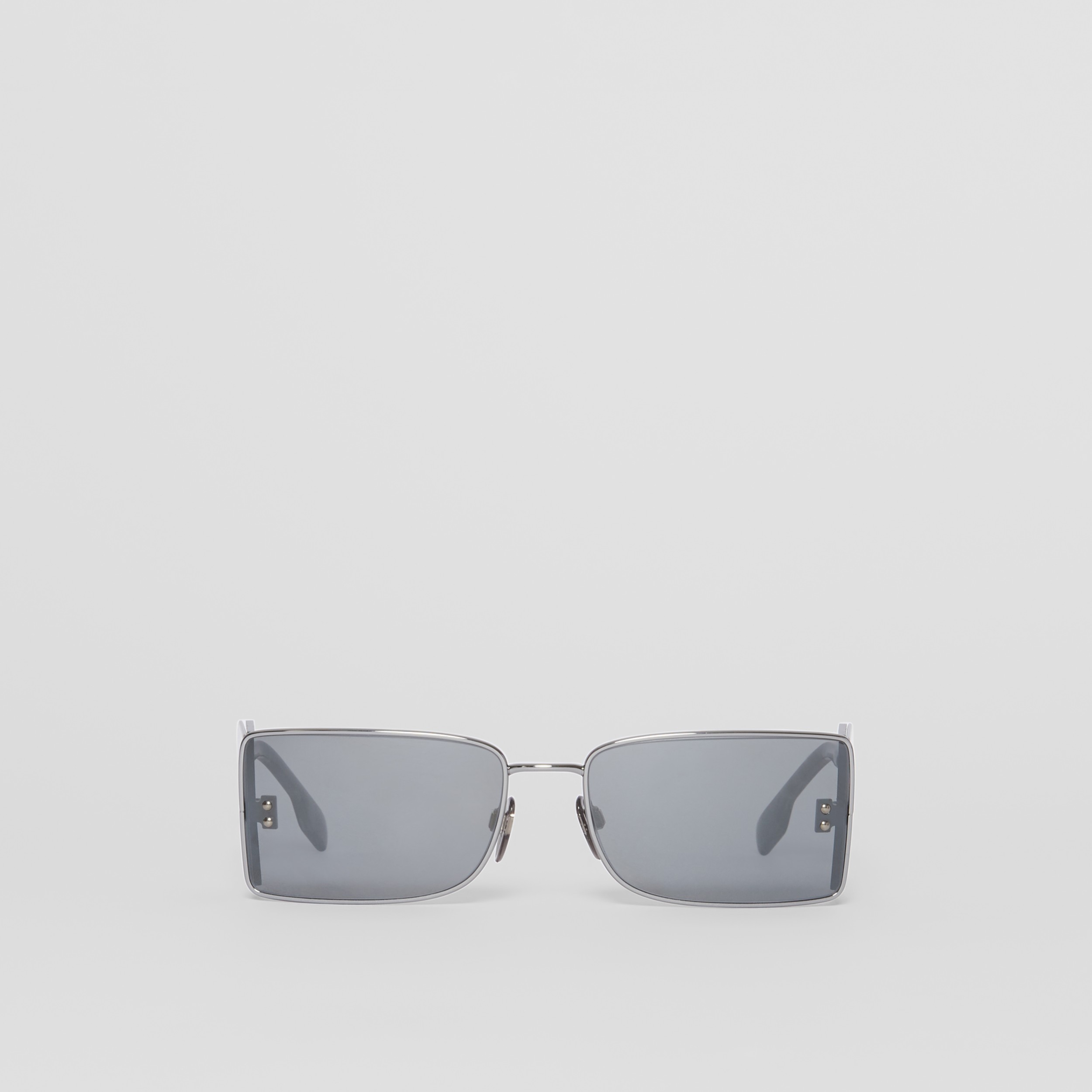 ‘B’ Lens Detail Rectangular Frame Sunglasses in Gunmetal Grey