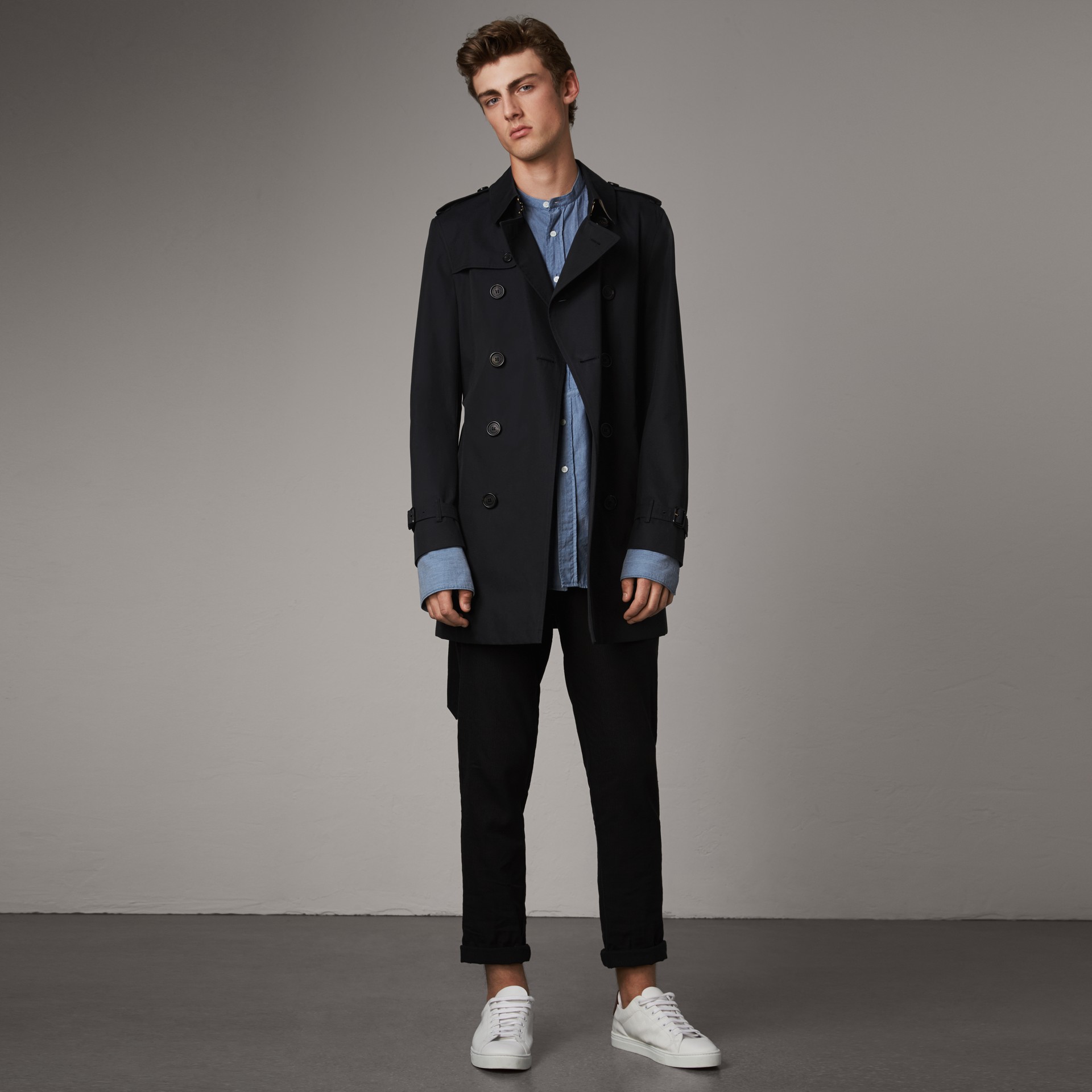 The Chelsea – Short Trench Coat in Navy - Men | Burberry United States