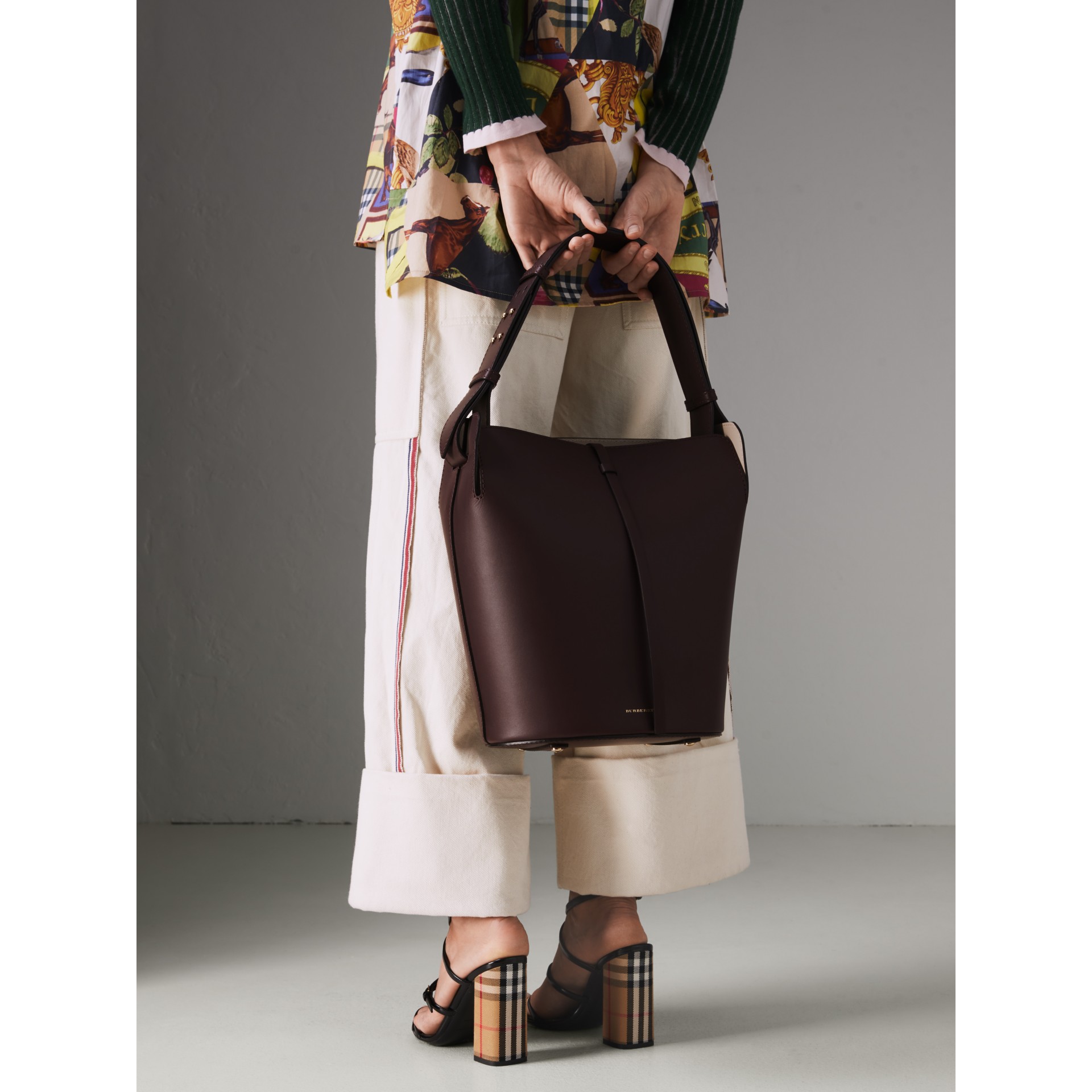 The Medium Leather Bucket Bag in Deep Claret Women Burberry United