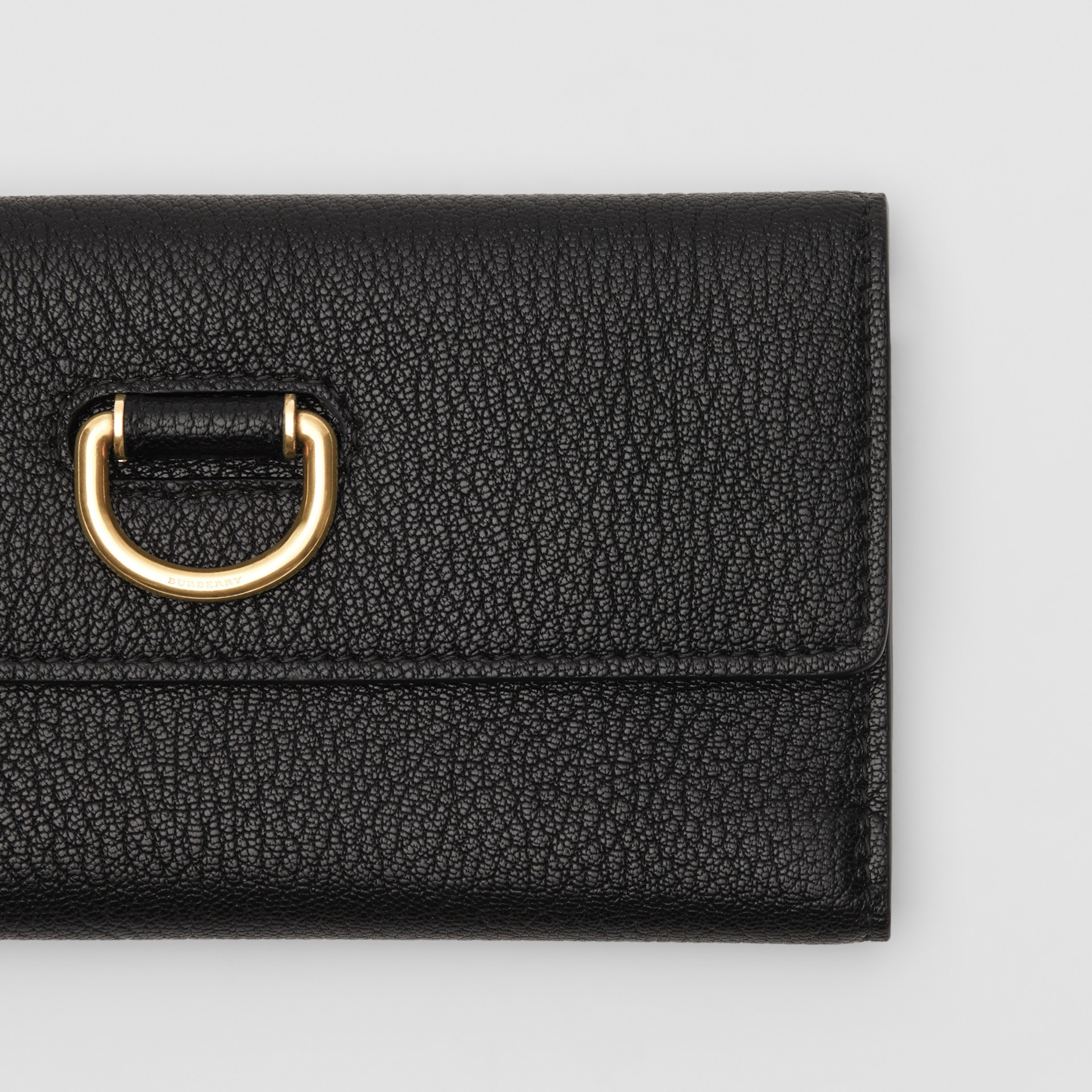 Dring Grainy Leather Continental Wallet in Black Women Burberry