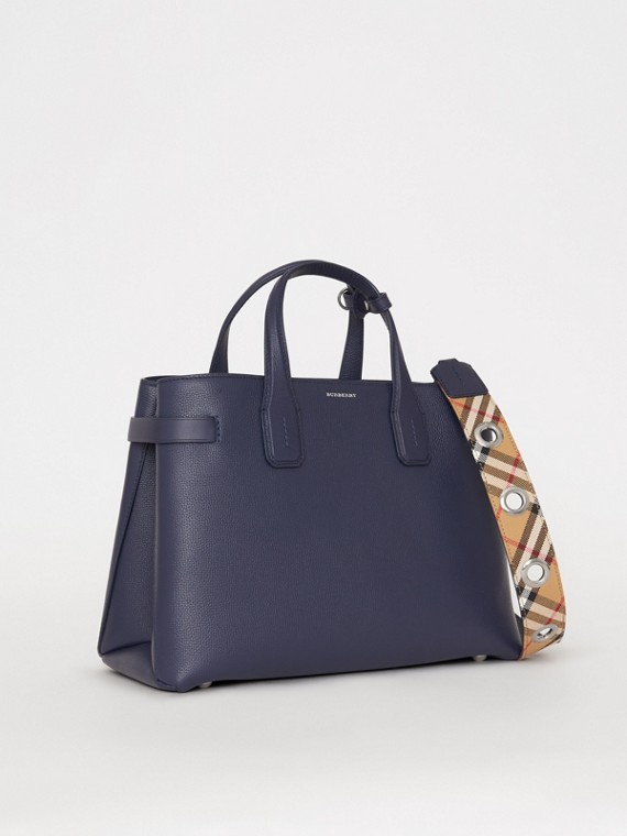 Tote Bags Burberry The Medium Banner In Leather With Grommeted Strap Regency Blue