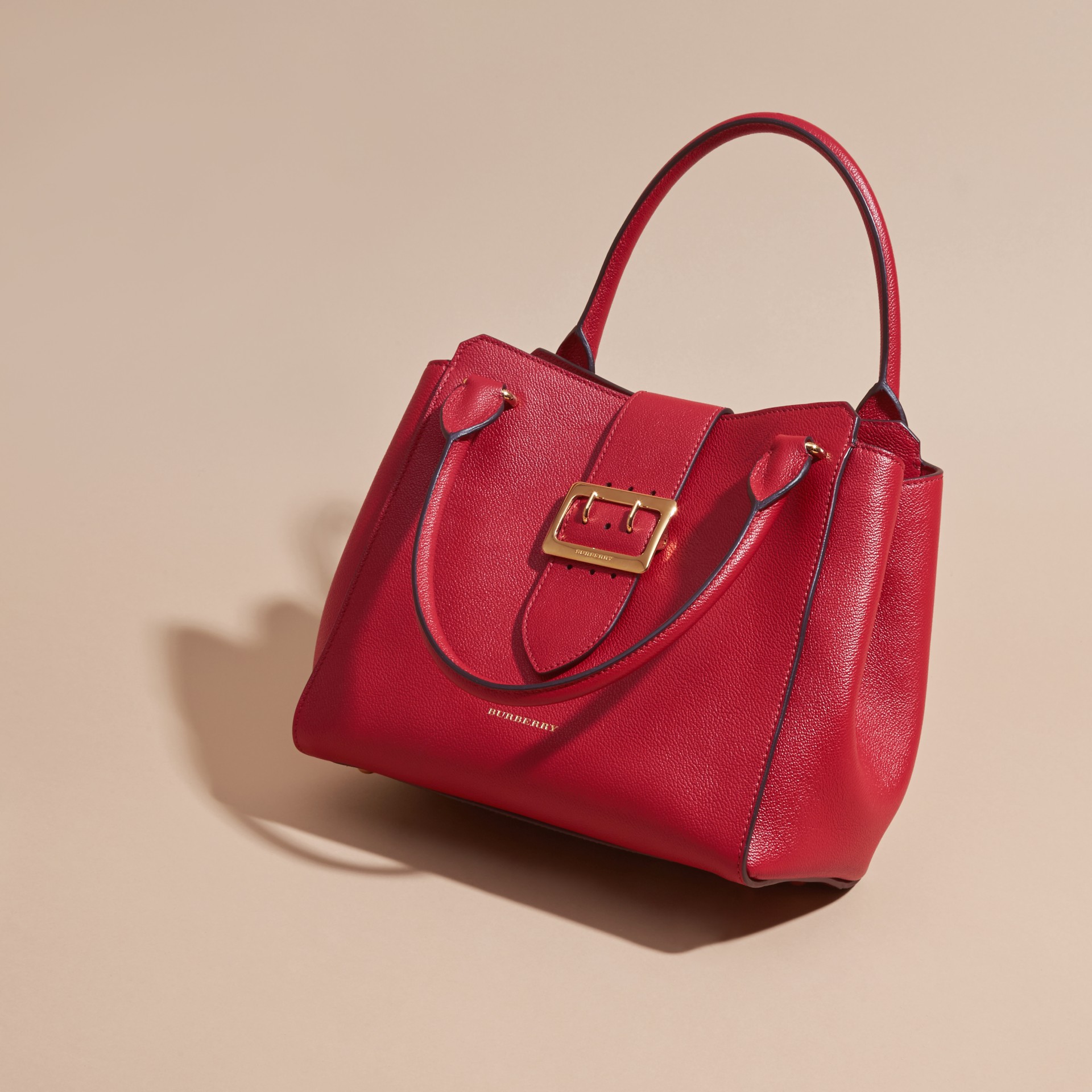 The Medium Buckle Tote in Grainy Leather in Parade Red | Burberry
