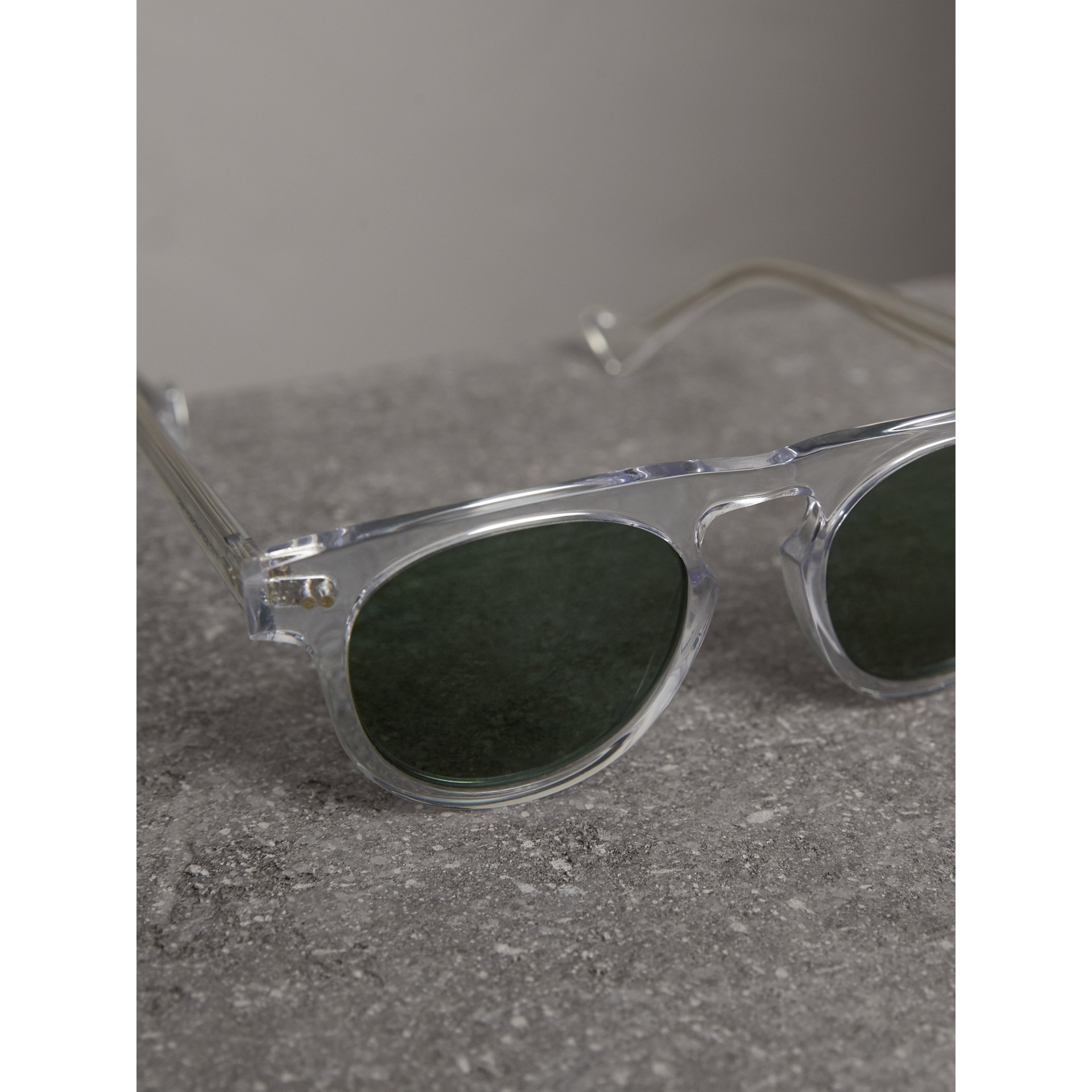 burberry keyhole round frame sunglasses