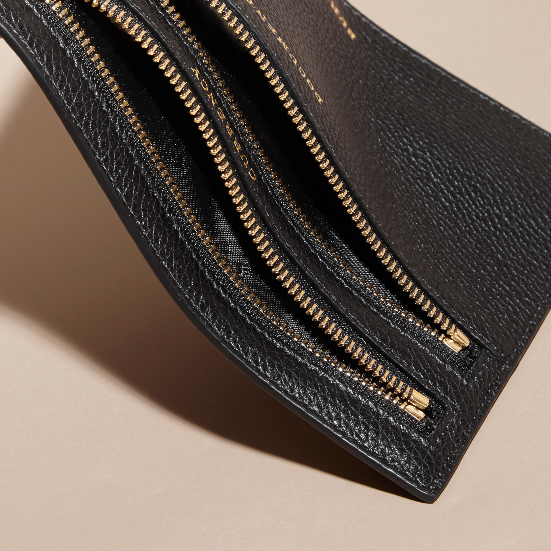 Grainy Leather Currency Wallet Black | Burberry