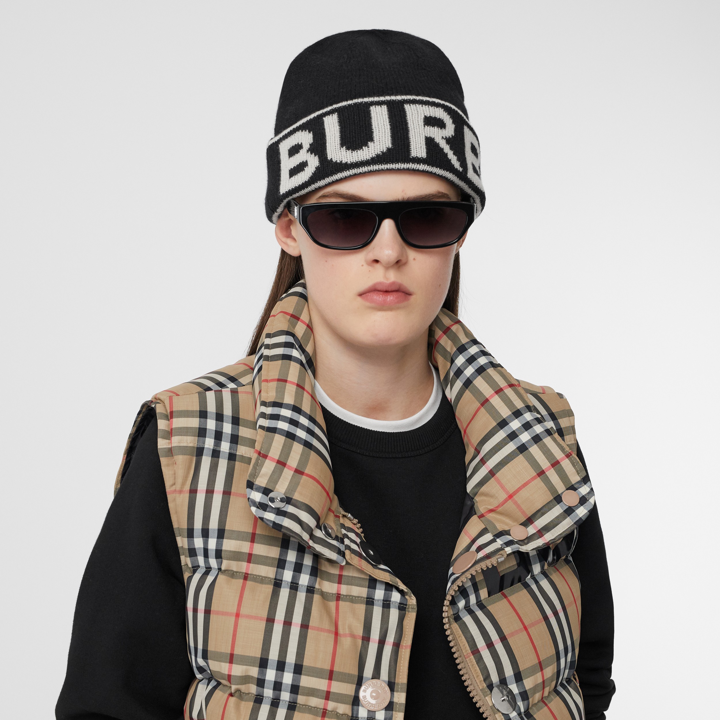Burberry Cashmere Logo Intarsia Beanie Hat in Black Womens Mens Accessories Mens Hats 