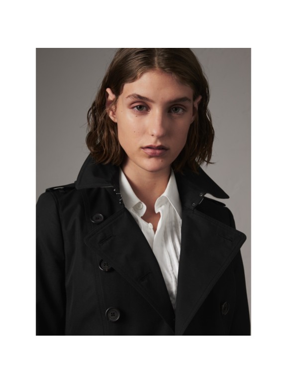 The Chelsea – Short Trench Coat in Black - Women | Burberry United States