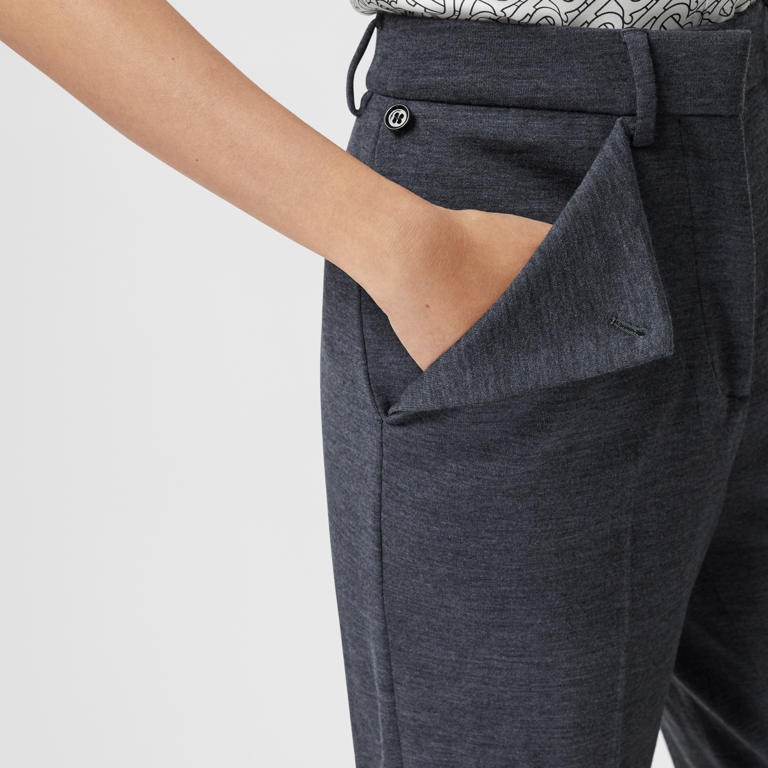 ladies running trousers with phone pocket