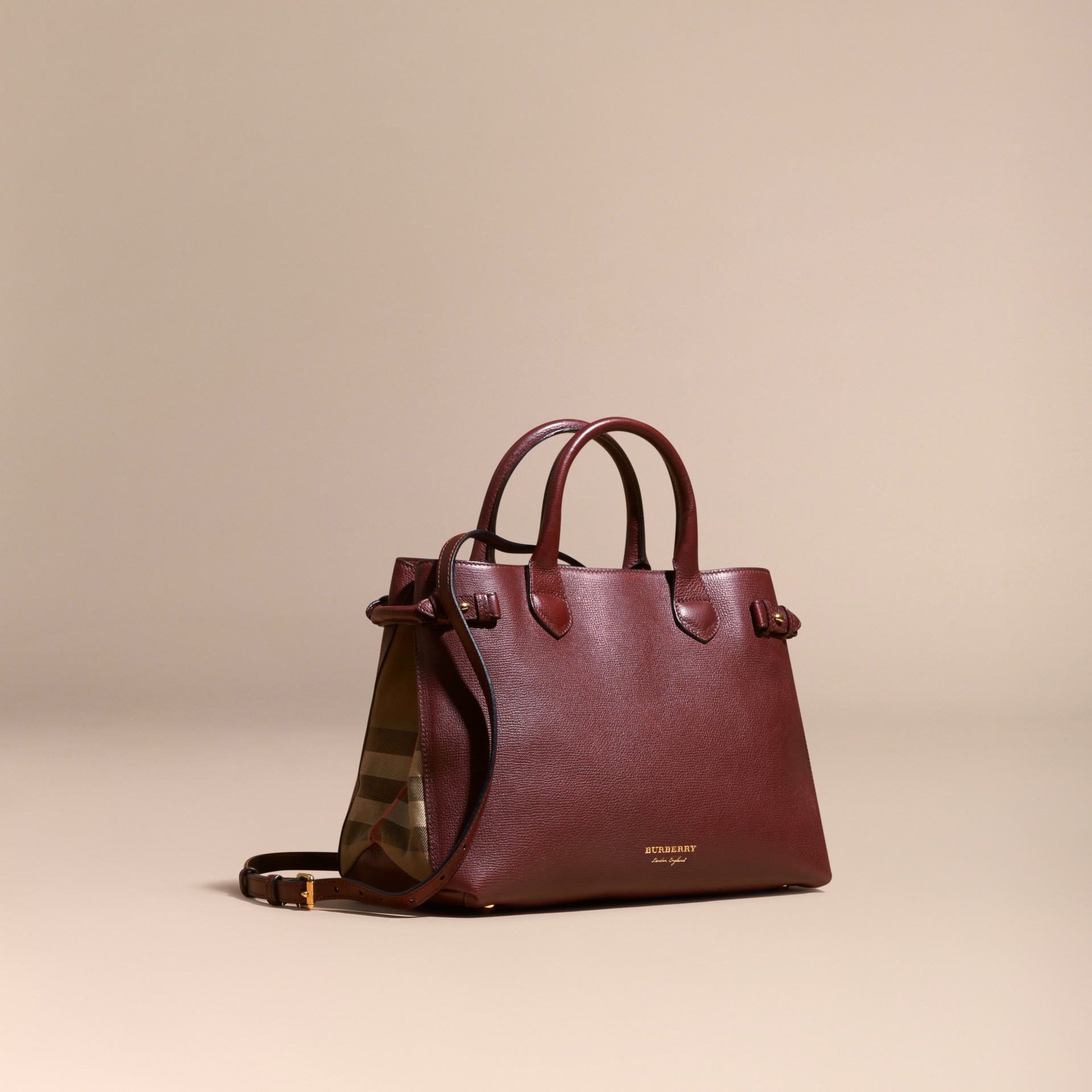The Medium Banner In Leather And House Check Mahogany Red Burberry