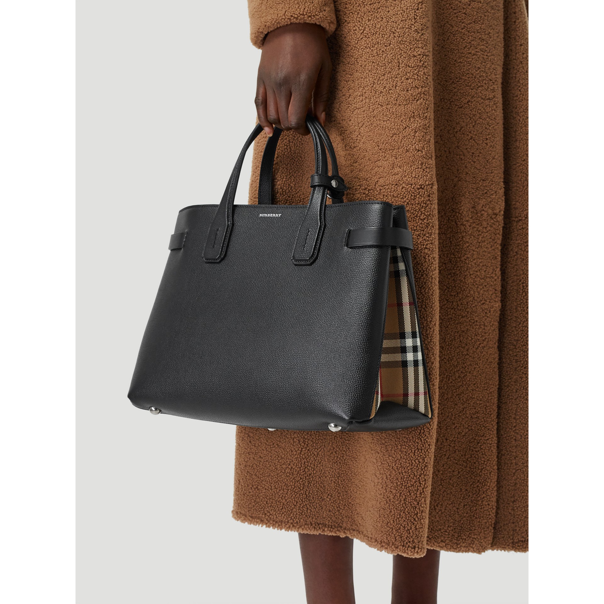 The Medium Banner in Leather and Vintage Check in Black - Women | Burberry United Kingdom