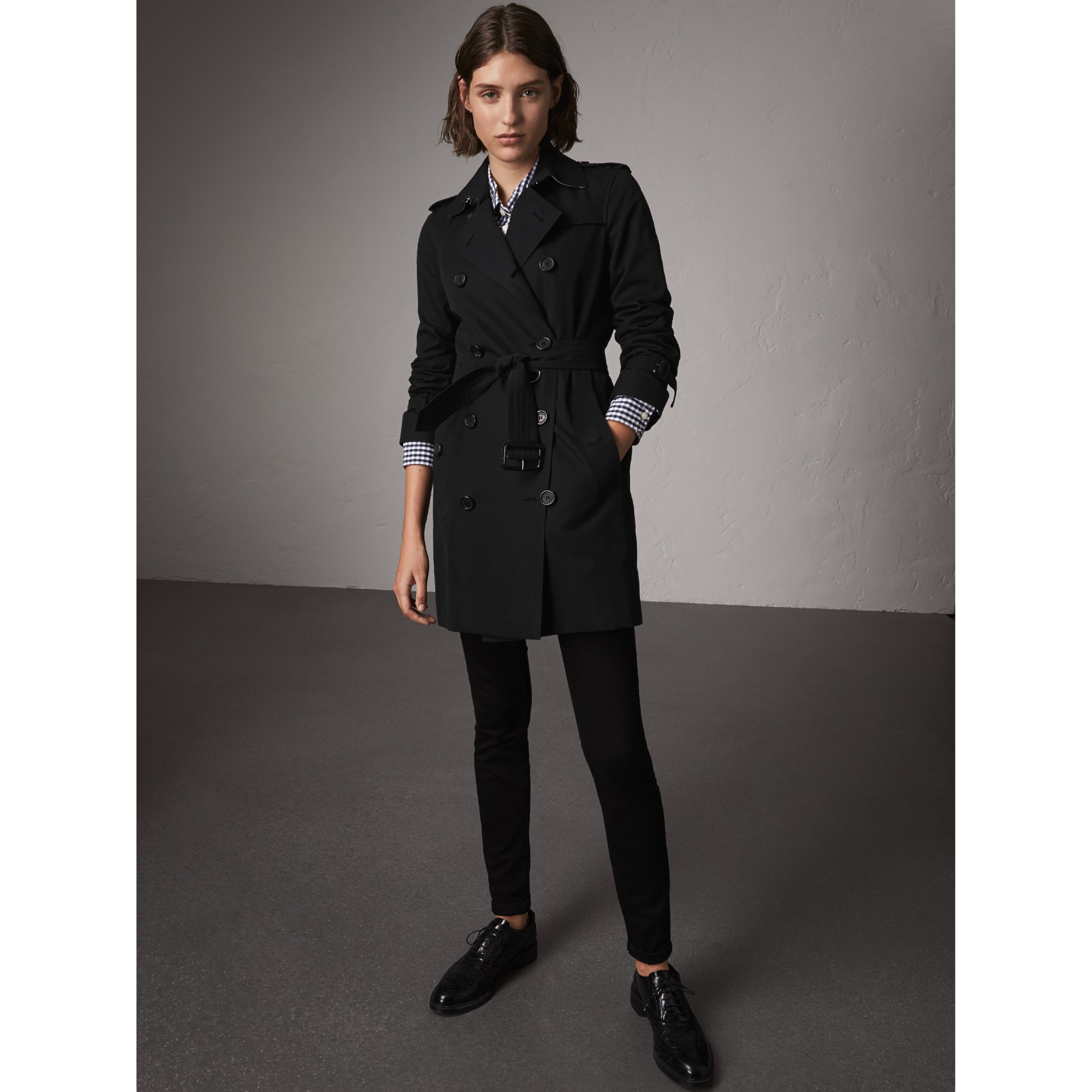The Kensington – Mid-length Trench Coat in Black - Women | Burberry ...