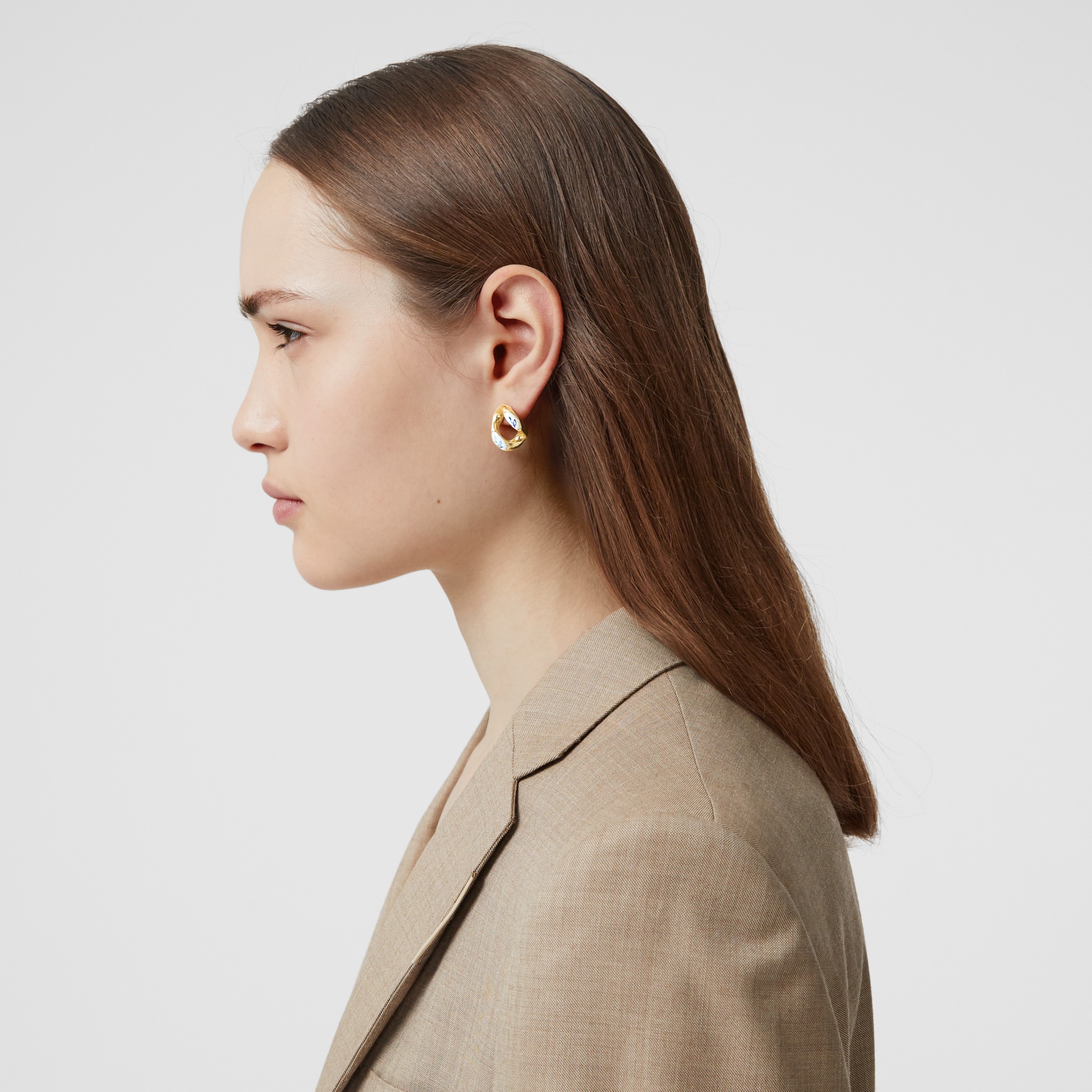 Enamel Detail Goldplated Chainlink Earrings in Light Gold/white/blue