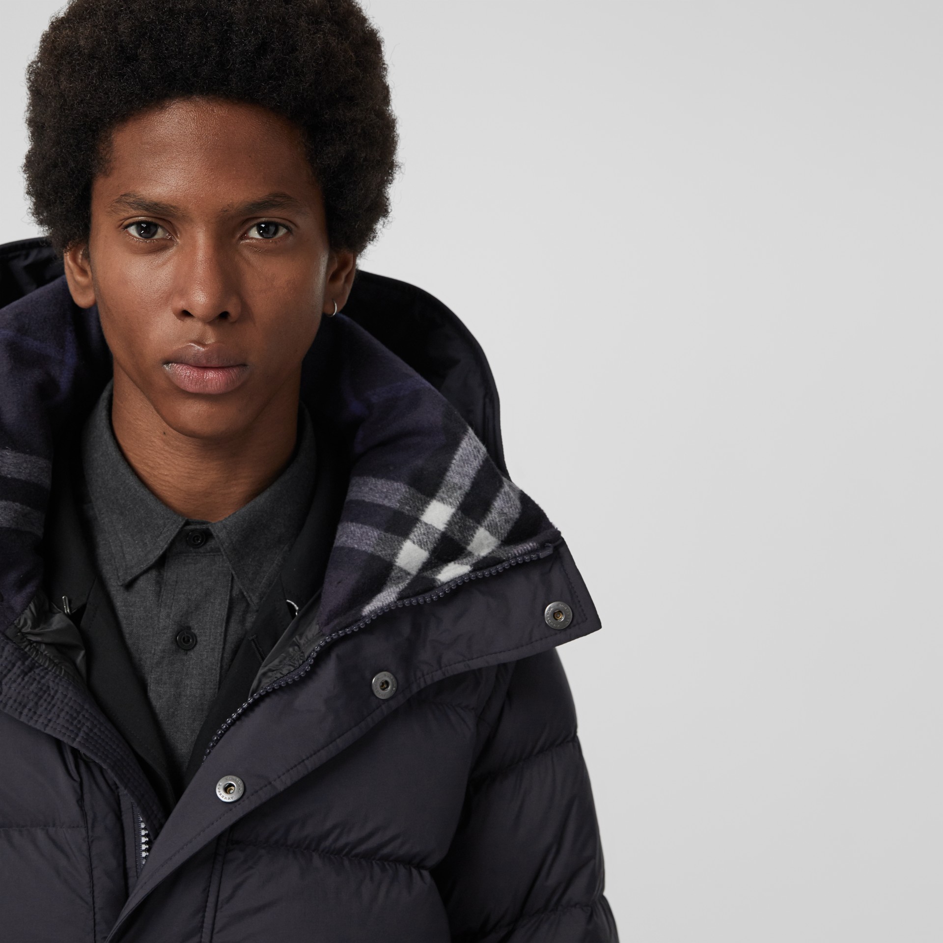 Detachablesleeve Downfilled Hooded Puffer Jacket in Navy Men