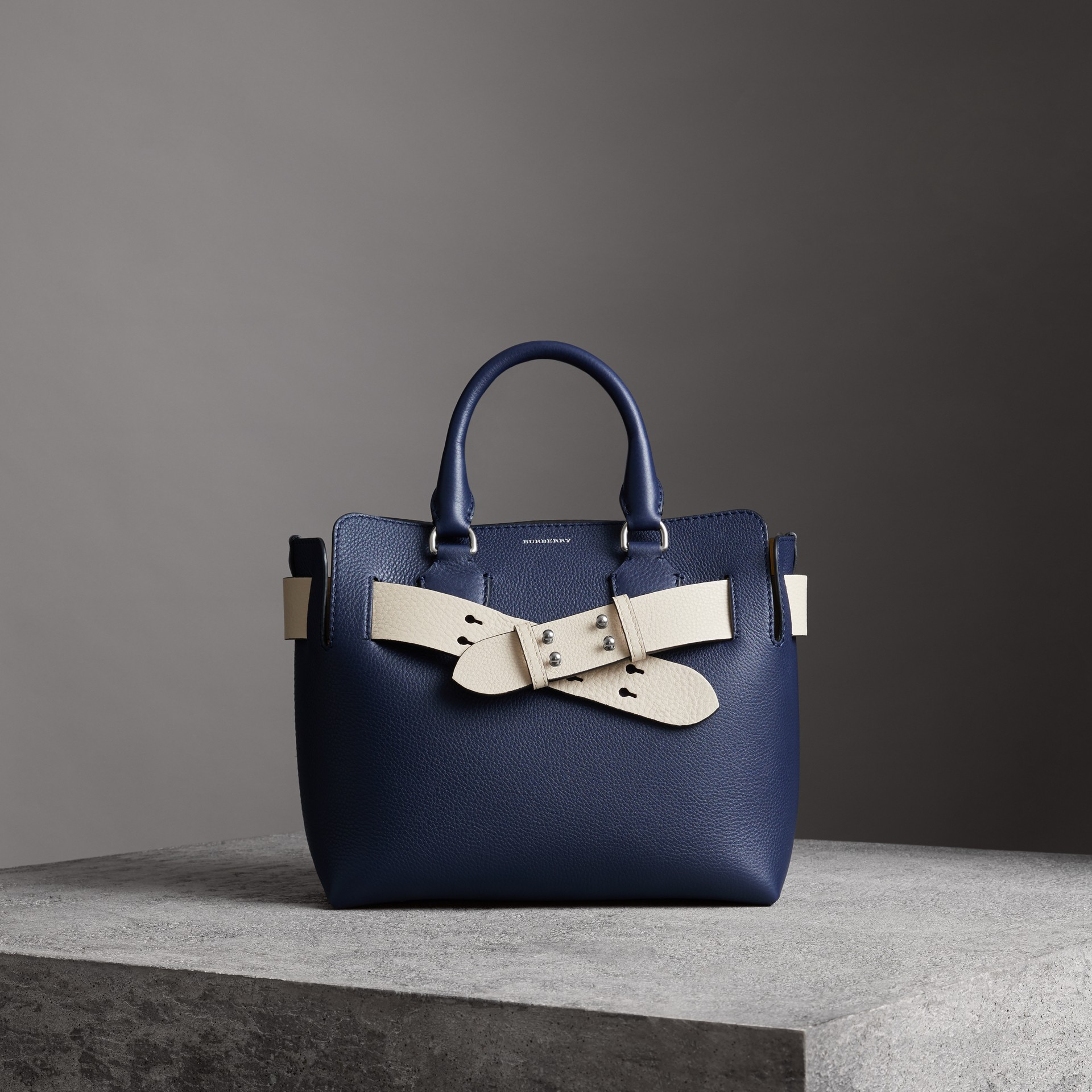 Burberry The Small Belt Bag Aus Leder In Blue | ModeSens