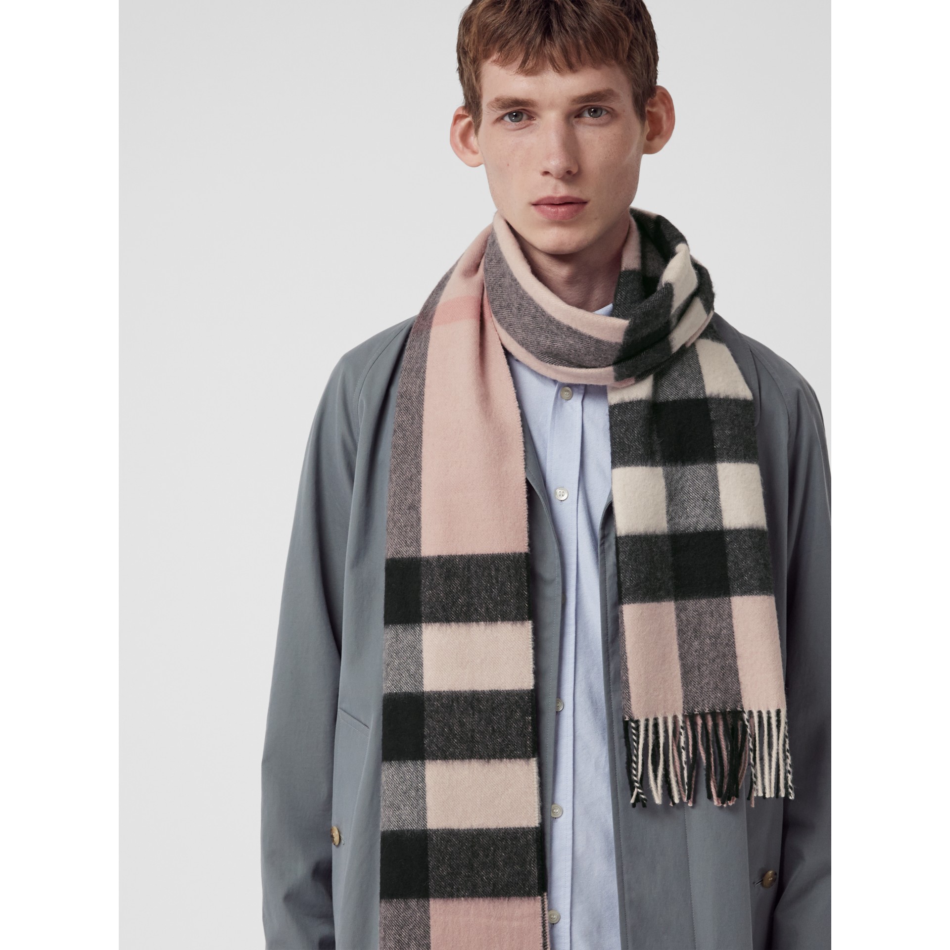 The Large Classic Cashmere Scarf in Check in Ash Rose | Burberry United ...