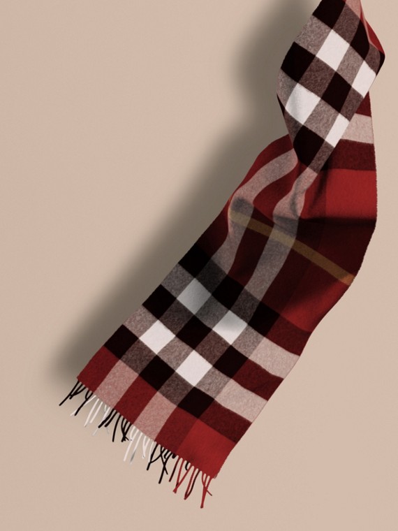 The Large Classic Cashmere Scarf in Check in Marine Blue | Burberry