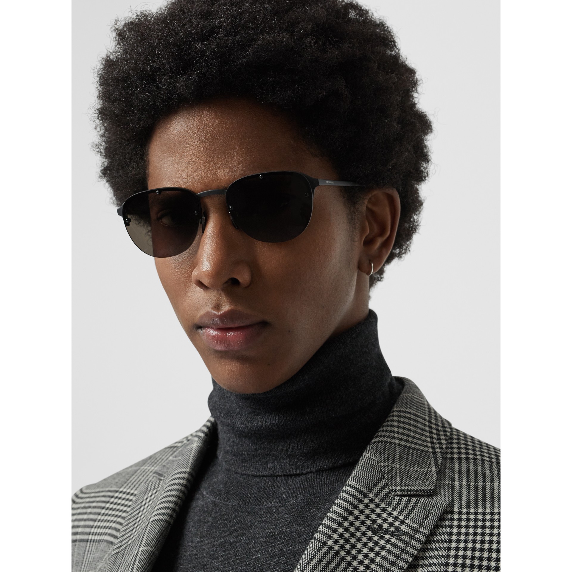 Round Frame Sunglasses in Black - Men | Burberry United States