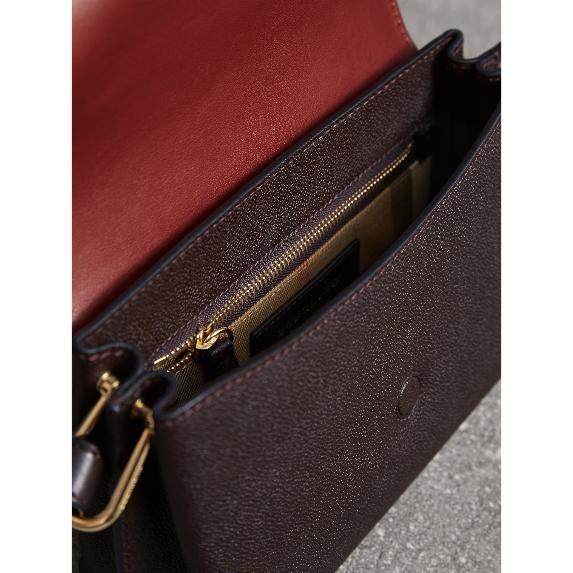 The Buckle Crossbody Bag in Colourblock Leather in Burgundy Women