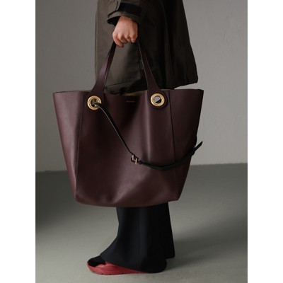 burberry the leather grommet detail backpack