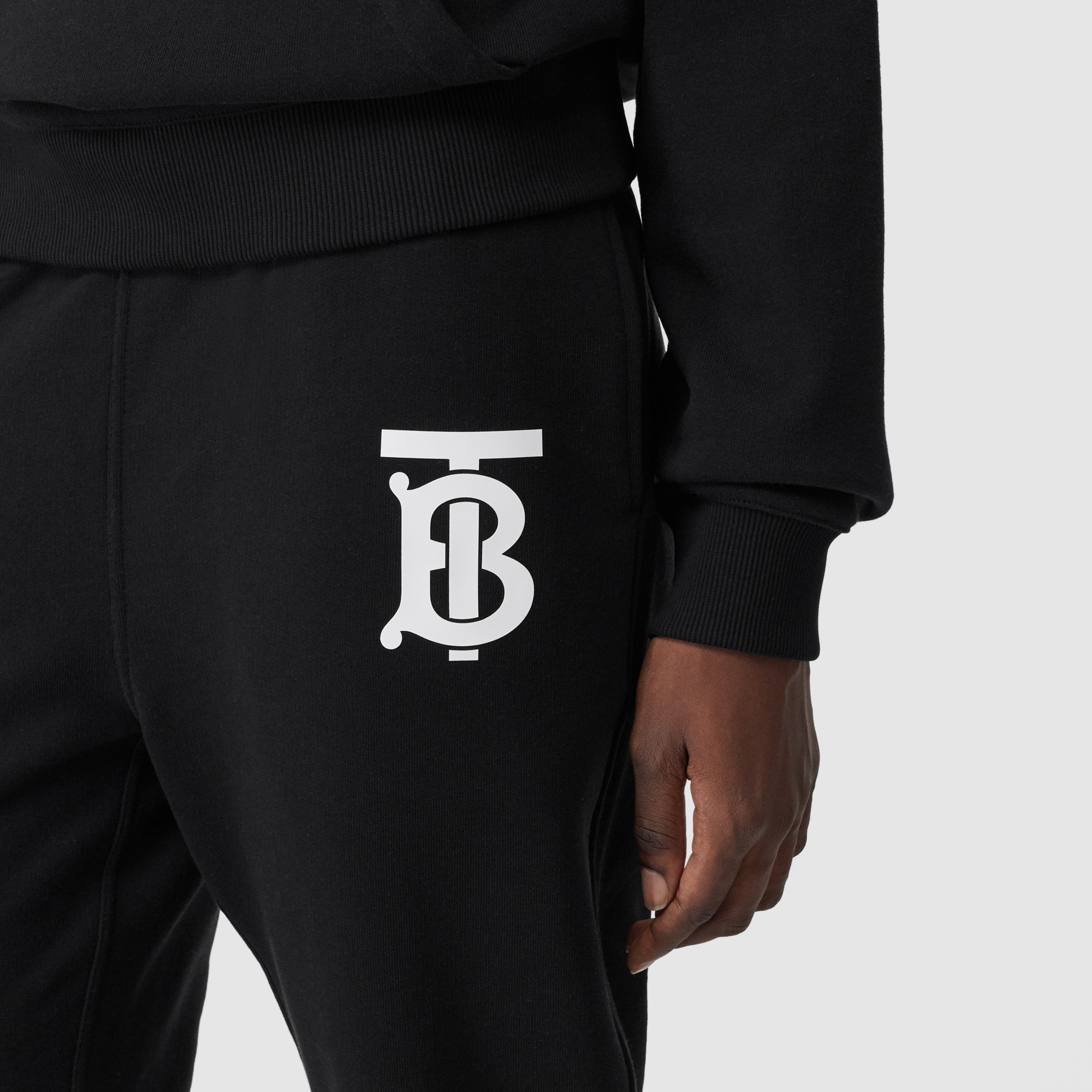 jogging pants black