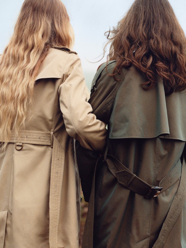 Women S Coats Jackets Burberry The Sandringham Short Heritage Trench Coat Honey