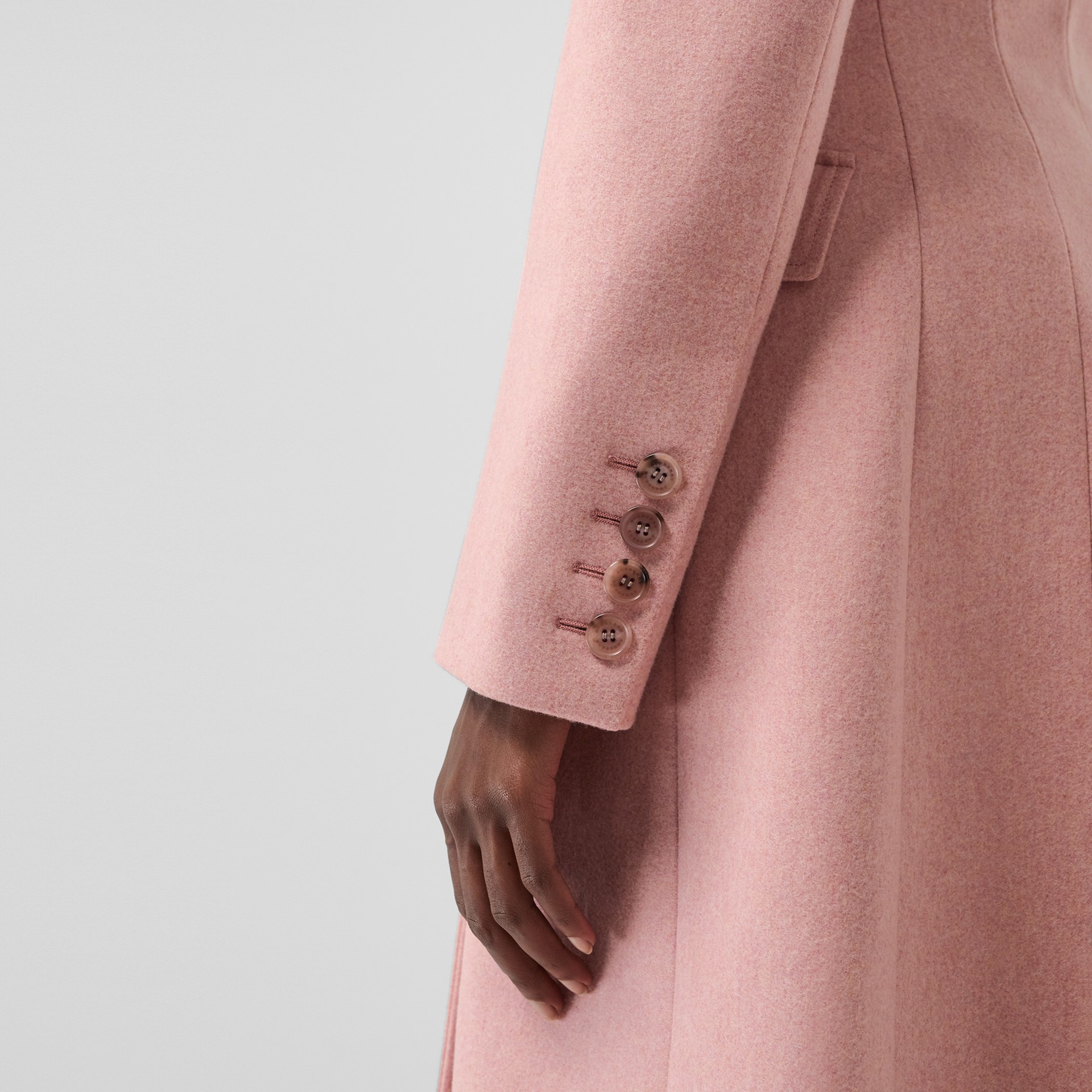 nike running essential jacket