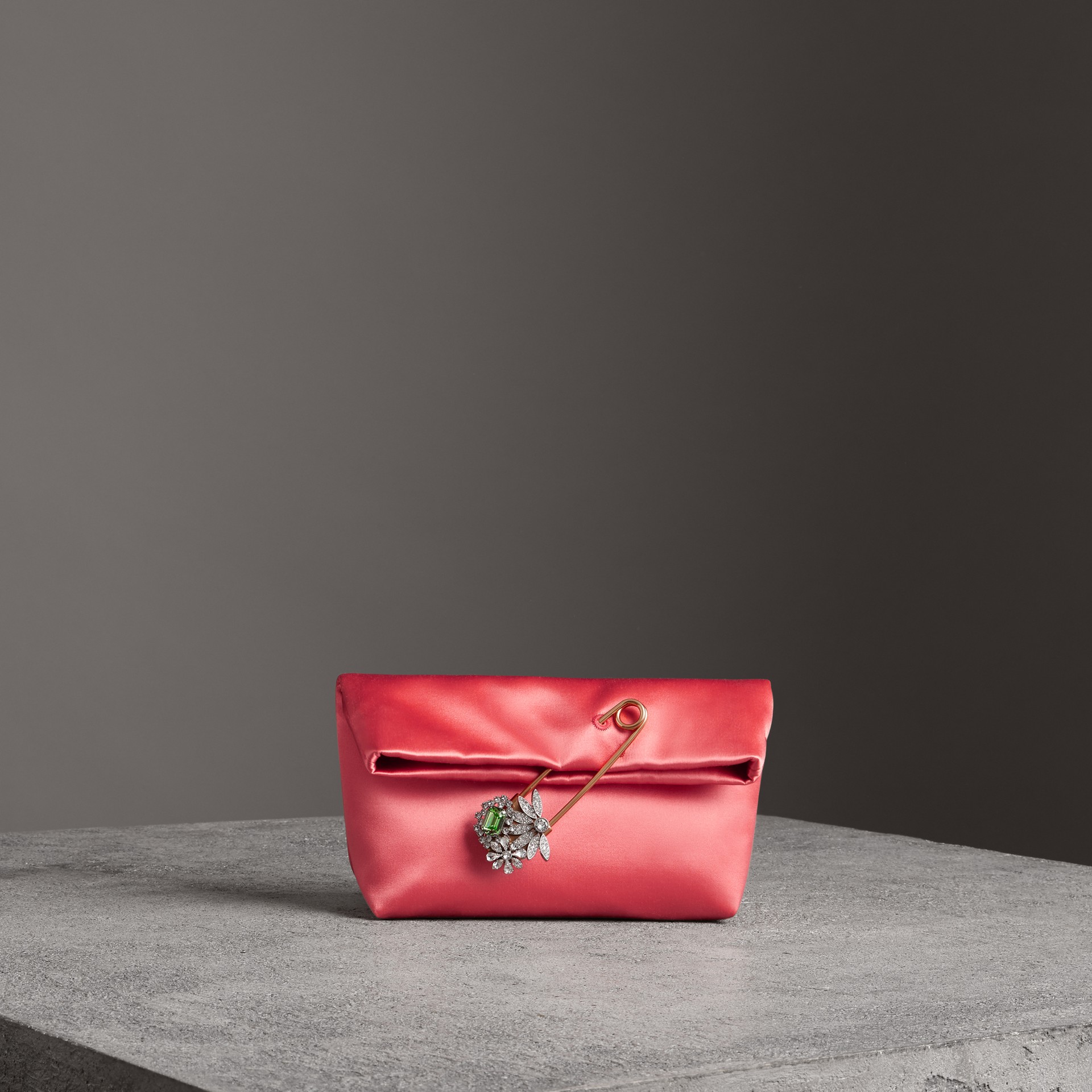 BURBERRY The Small Pin Clutch in Satin,40768051