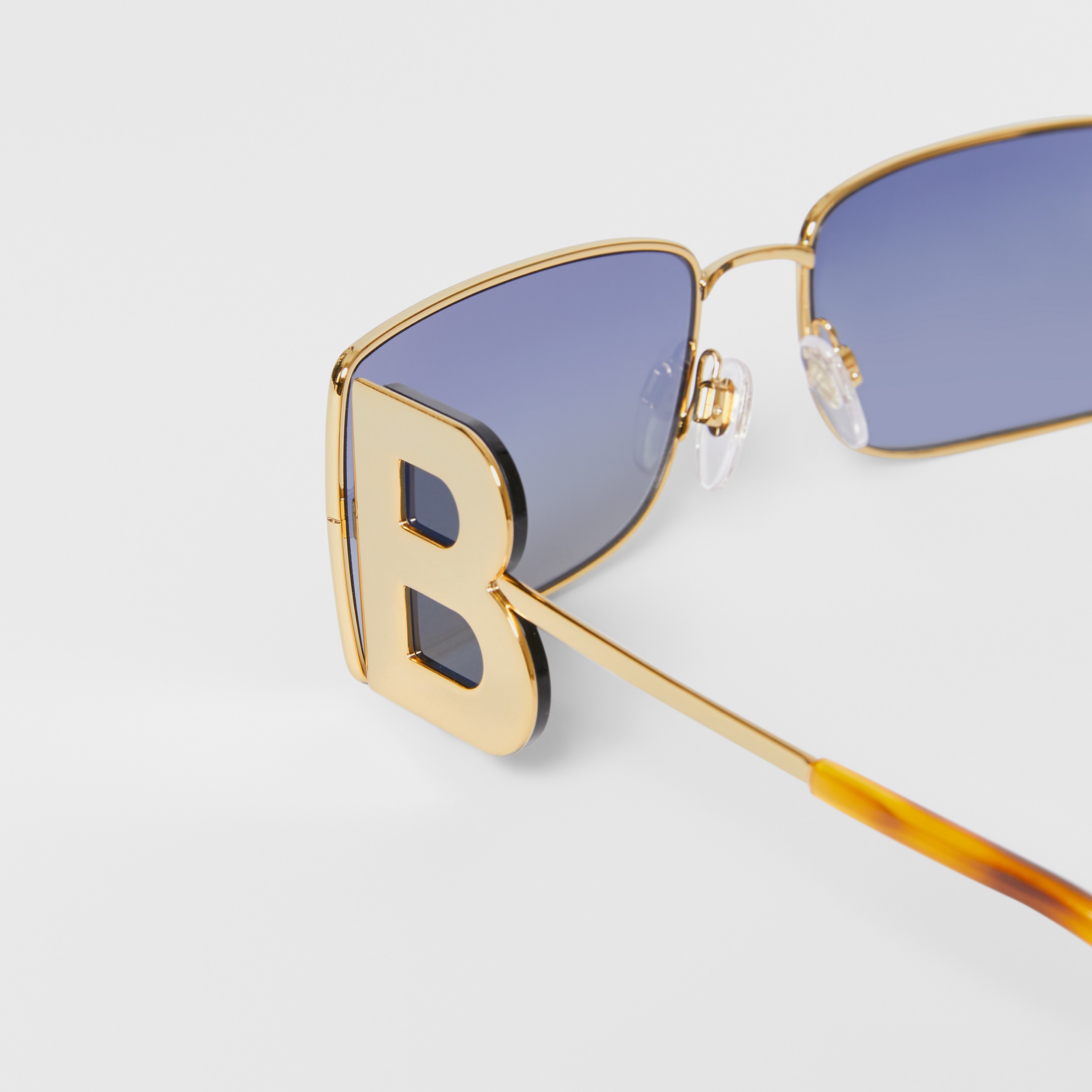 ‘B’ Lens Detail Rectangular Frame Sunglasses in Amber Tortoiseshell - Women | Burberry® Official - 2