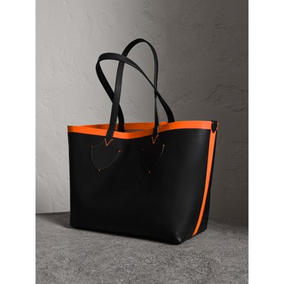 the medium giant reversible tote in canvas and leather