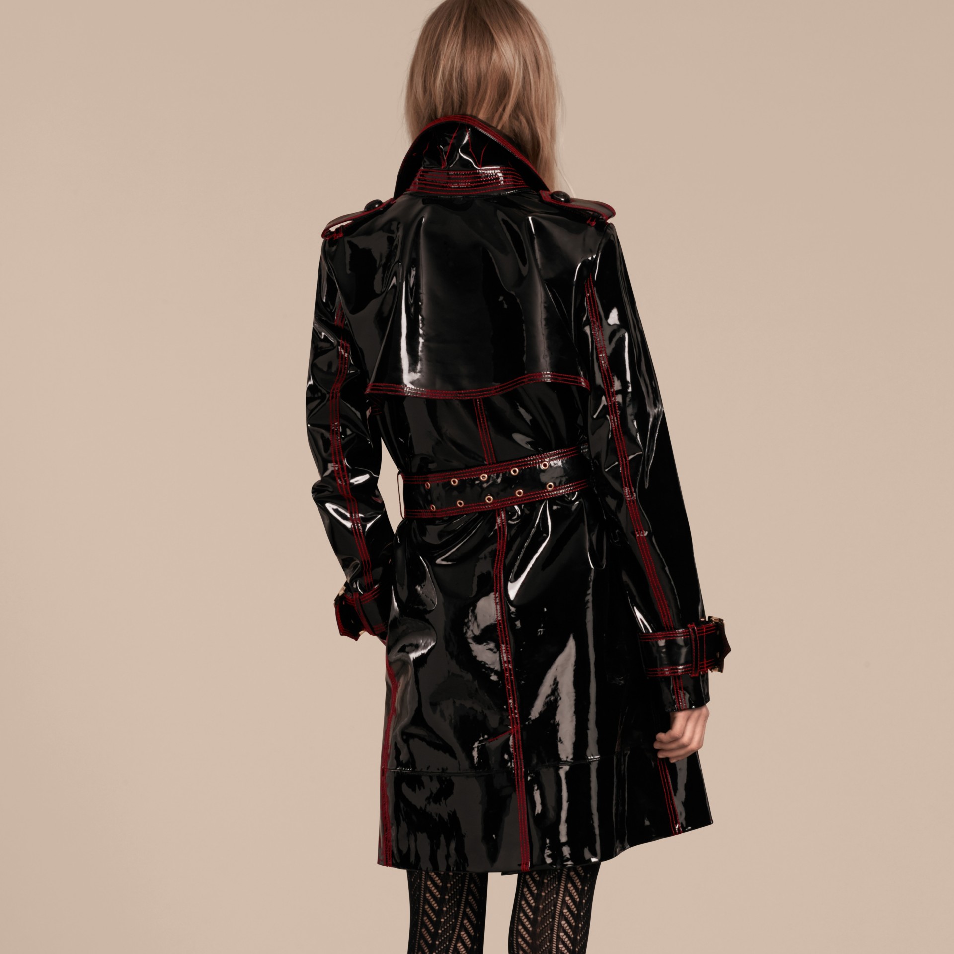 Trenchcoat en cuir verni non doublé Burberry