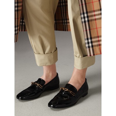 Burberry link detail patent leather loafers online