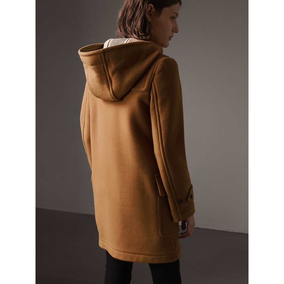 해외 정품 버버리 BURBERRY 40575191 Duffle Coat Fioritto