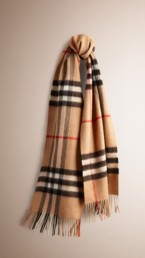 The Classic Cashmere Scarf in Heritage Check