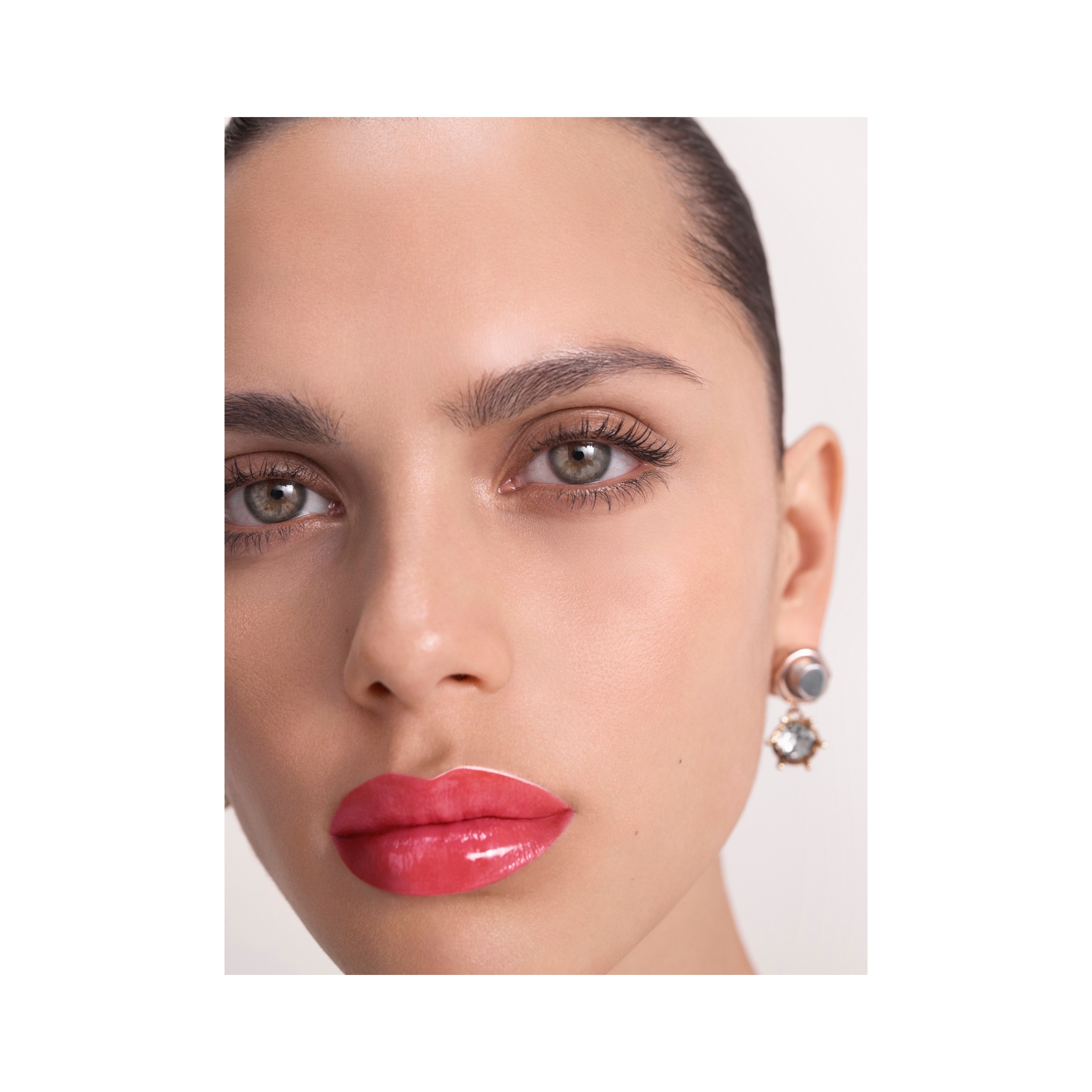 Burberry Kisses Lip Lacquer – Light Crimson No.28 - Damen | Burberry® - 2